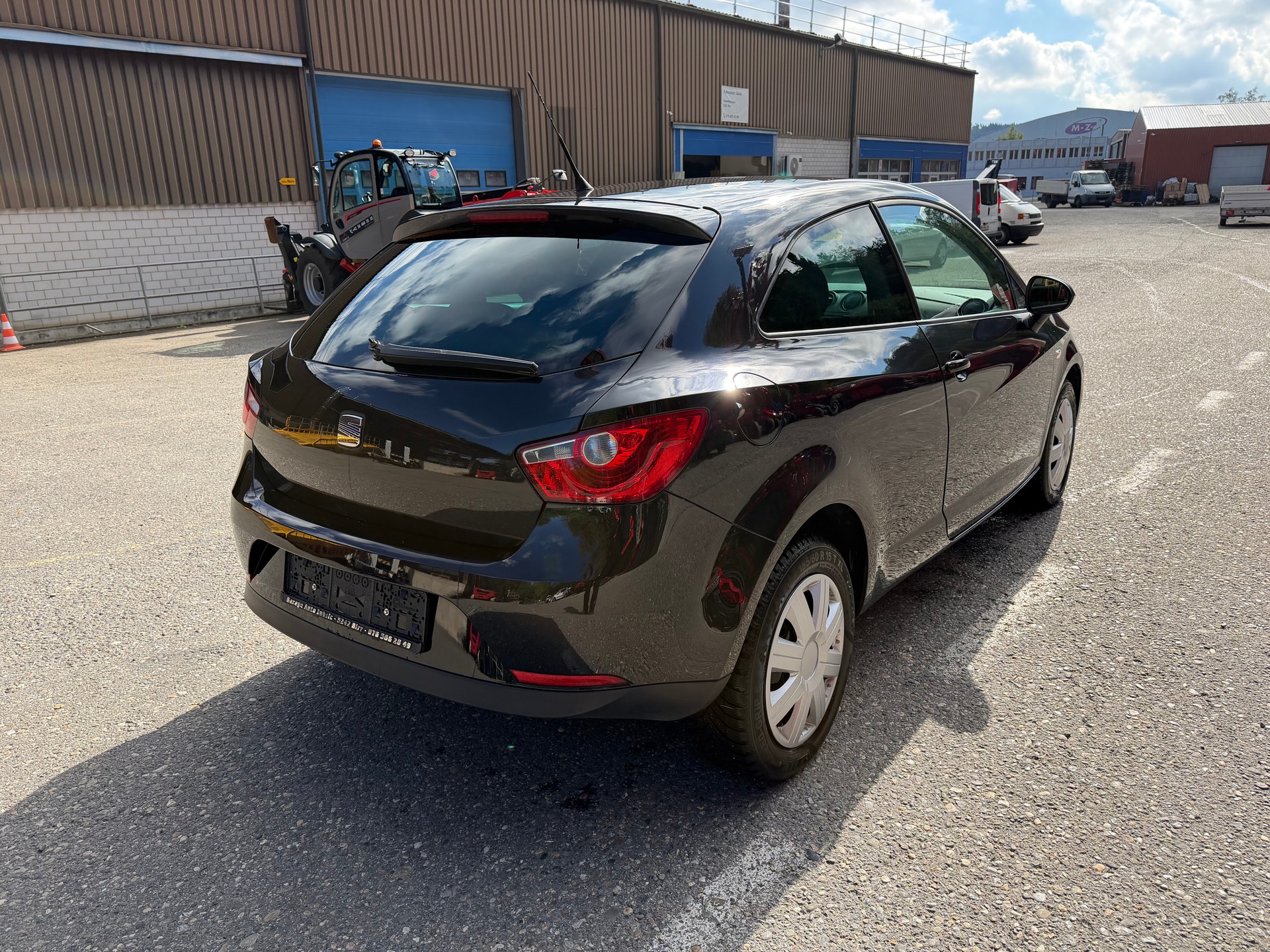 SEAT Ibiza SC 1.6 Sport-image-3