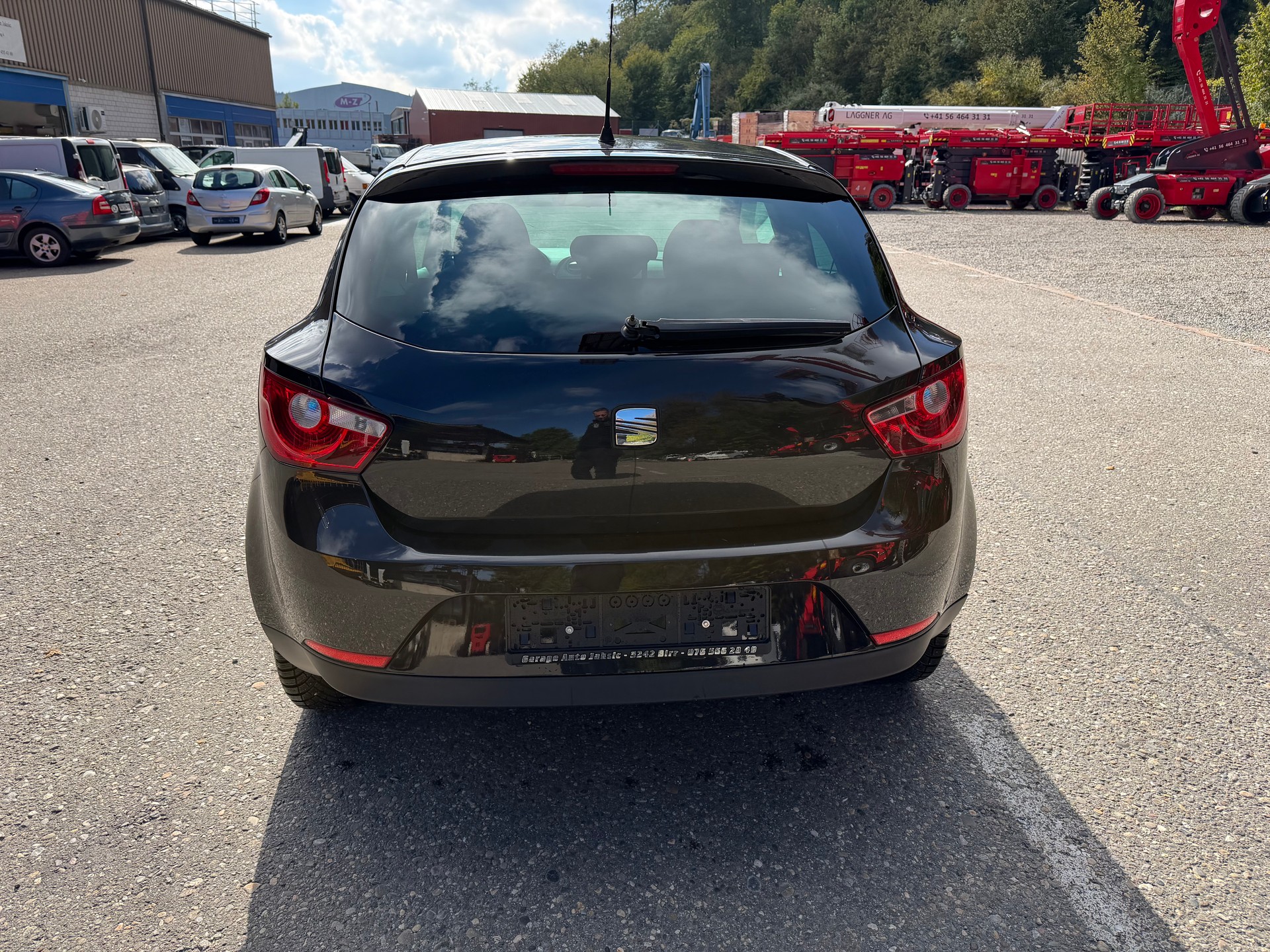 SEAT Ibiza SC 1.6 Sport-image-4