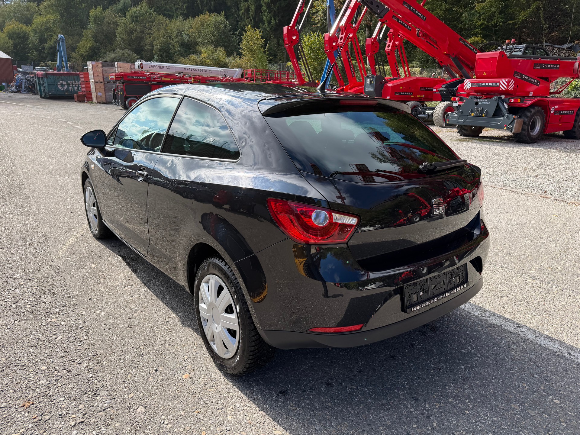 SEAT Ibiza SC 1.6 Sport-image-5