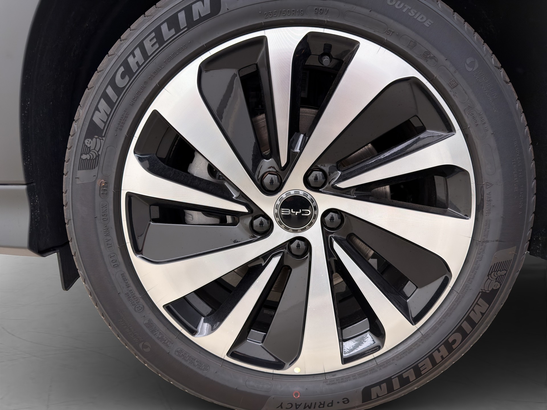 BYD Seal U DM-i Design AWD-image-5