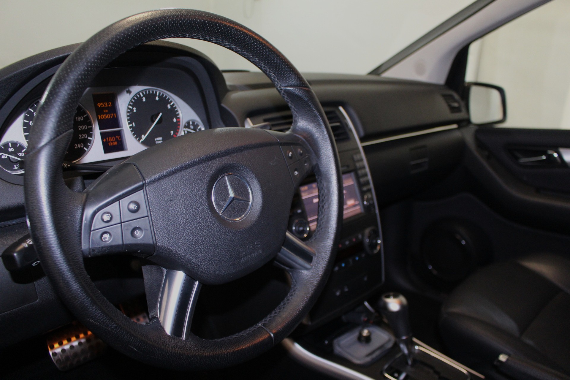 MERCEDES-BENZ B 200 Turbo-image-10
