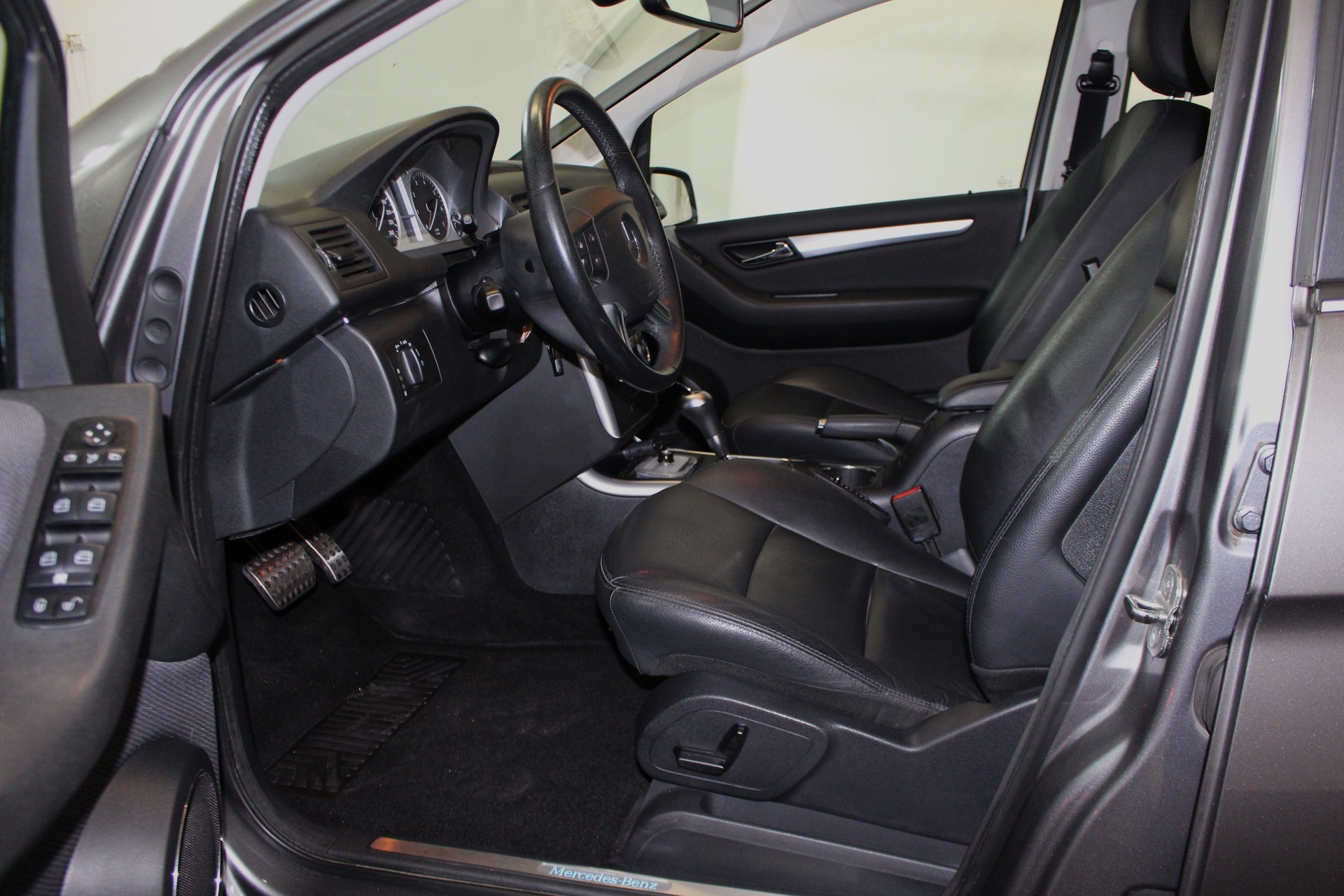MERCEDES-BENZ B 200 Turbo-image-5