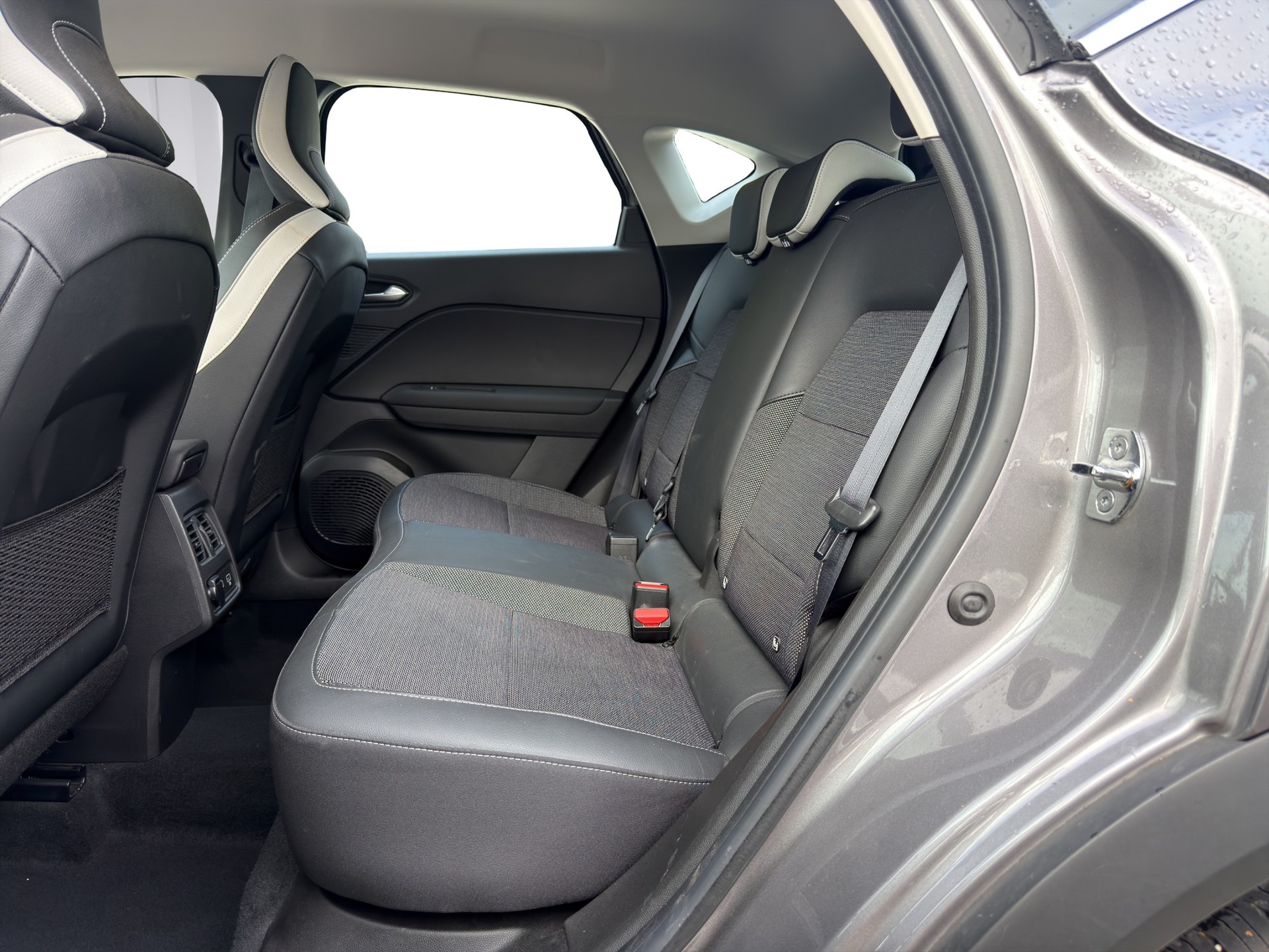 RENAULT Captur 1.6 E-Tech 145 R.S.Line DHT-image-10