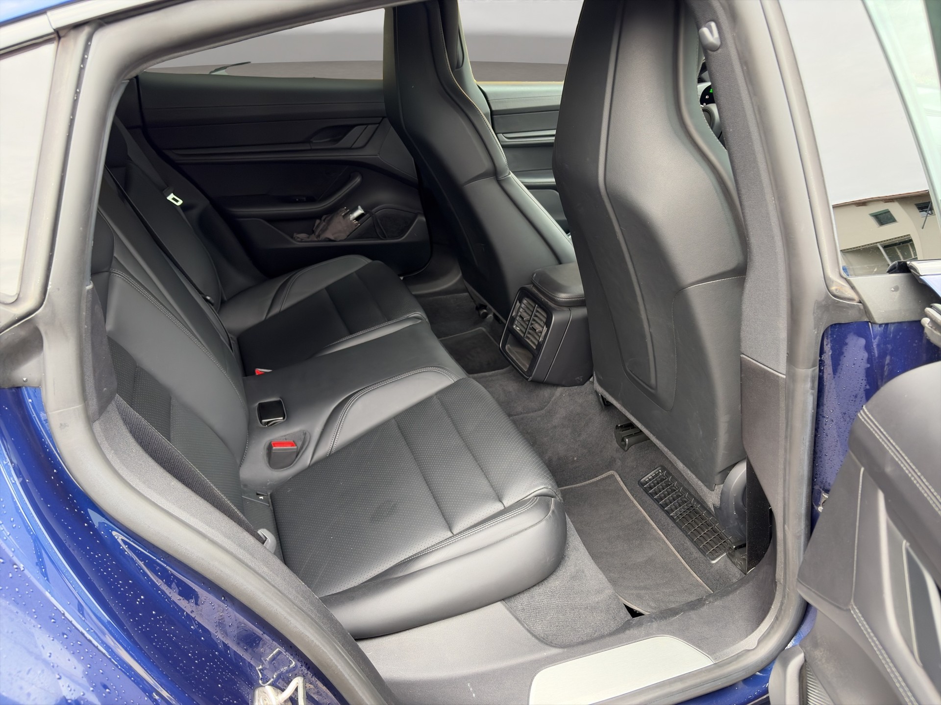 PORSCHE Taycan 4S-image-10