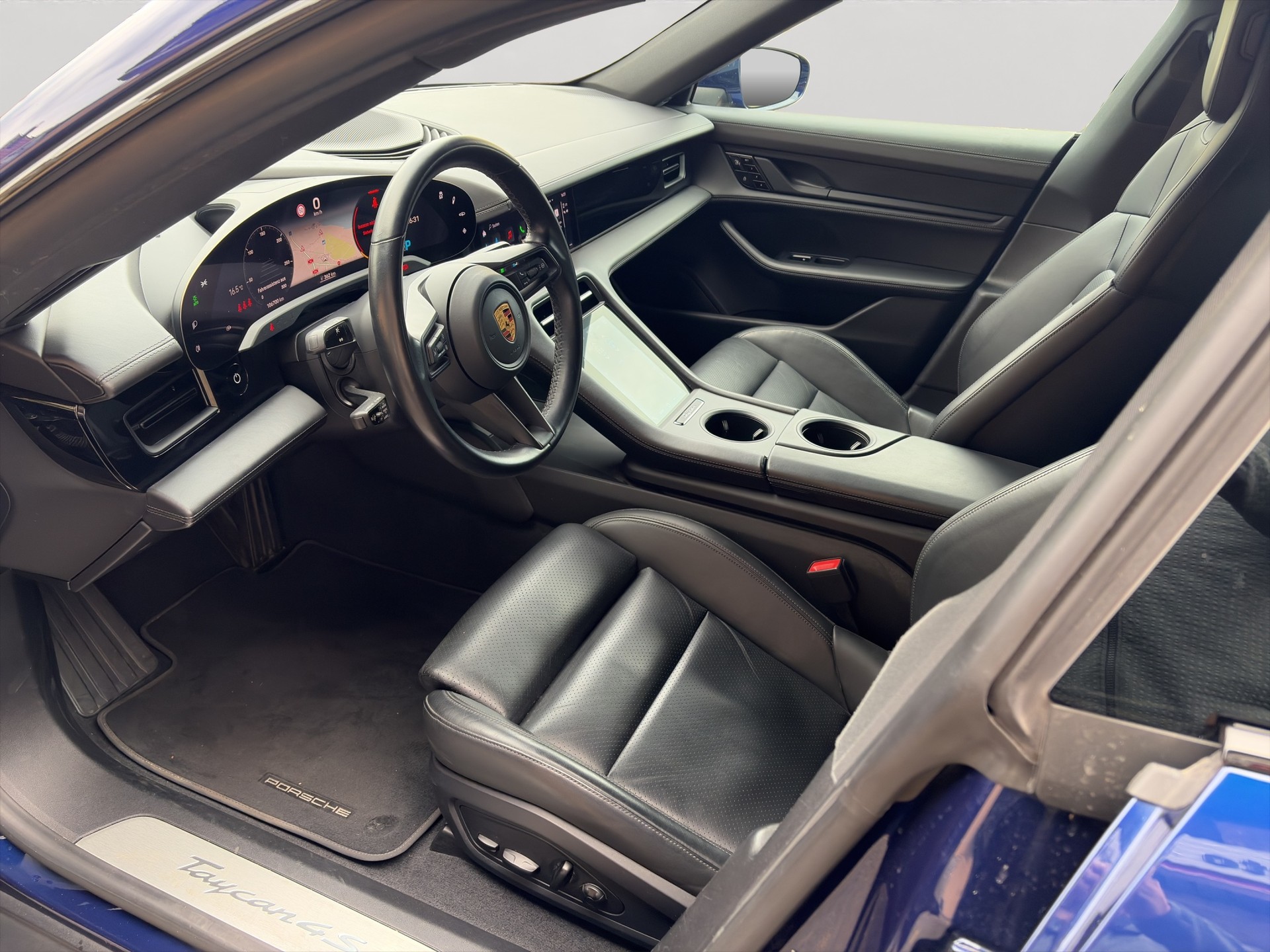 PORSCHE Taycan 4S-image-7