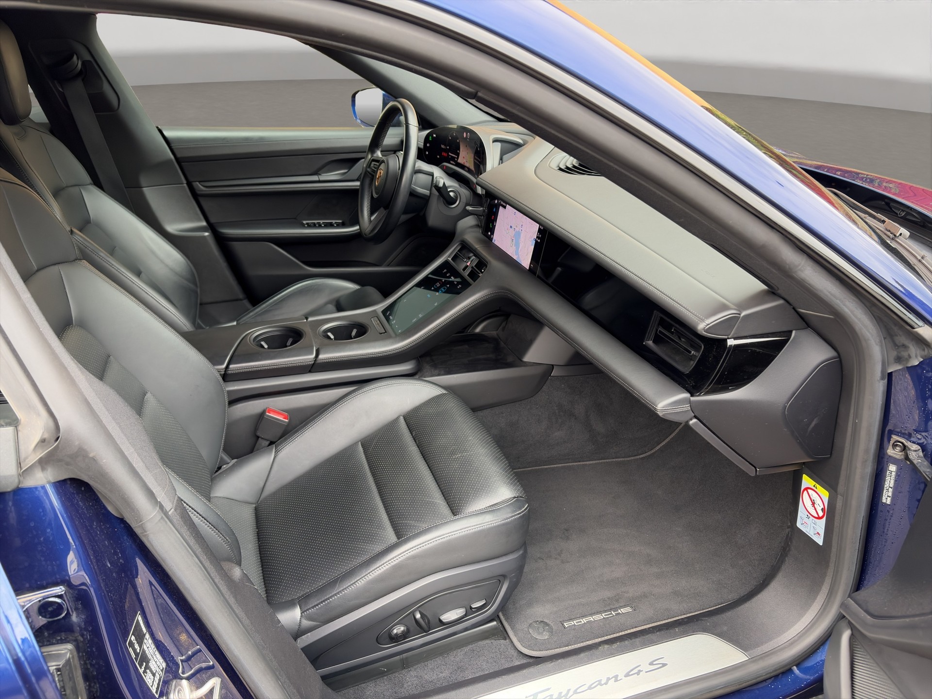 PORSCHE Taycan 4S-image-9