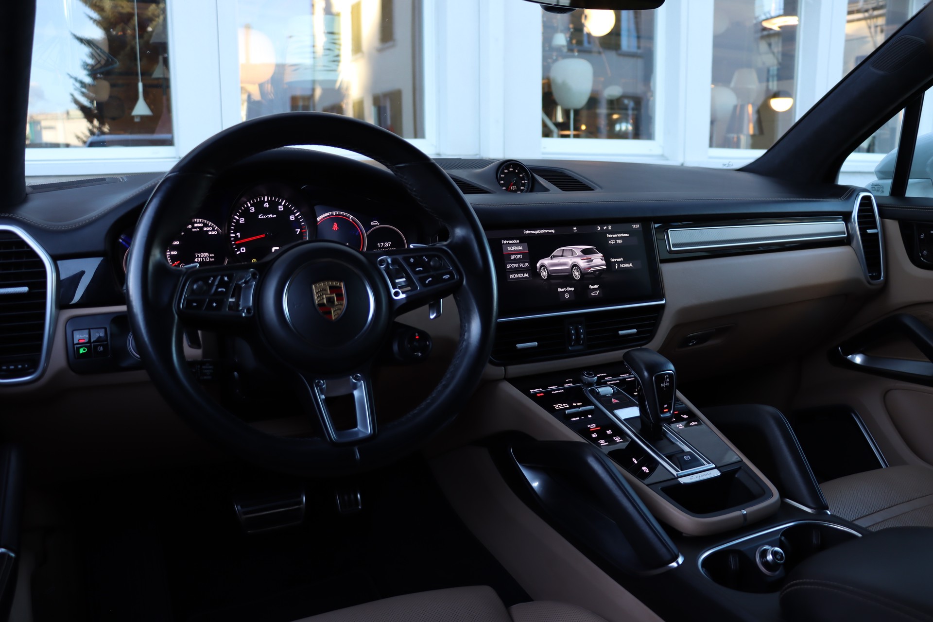 PORSCHE Cayenne Turbo-image-8