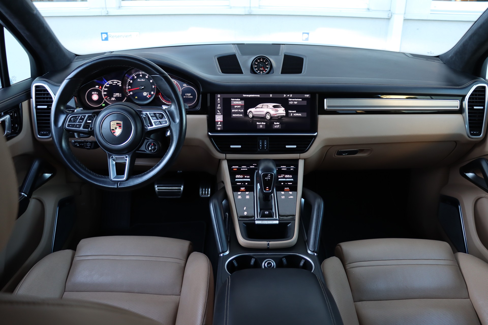 PORSCHE Cayenne Turbo-image-4