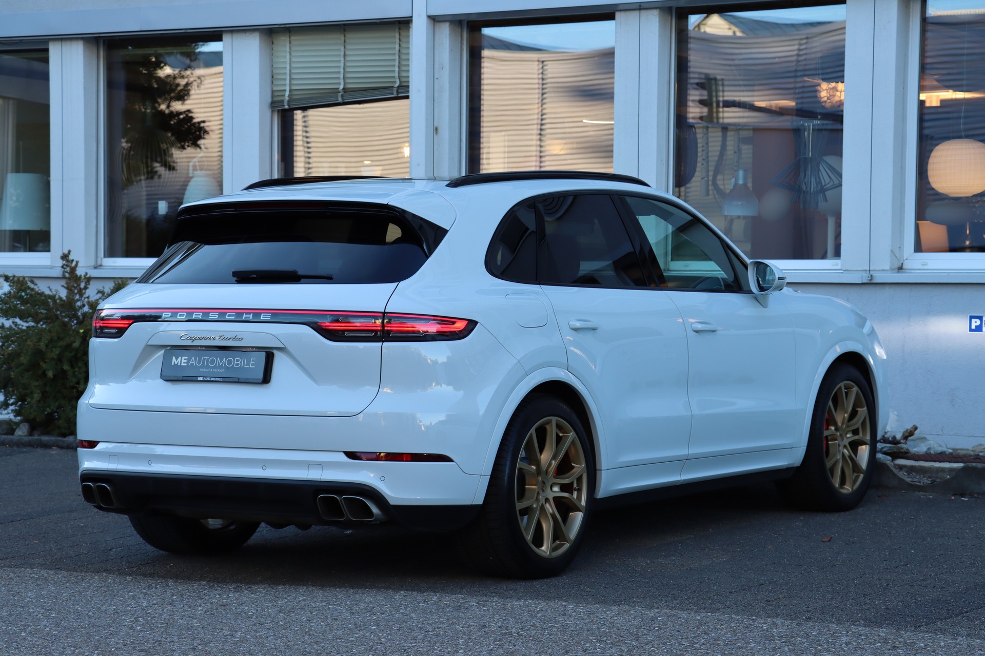 PORSCHE Cayenne Turbo-image-3