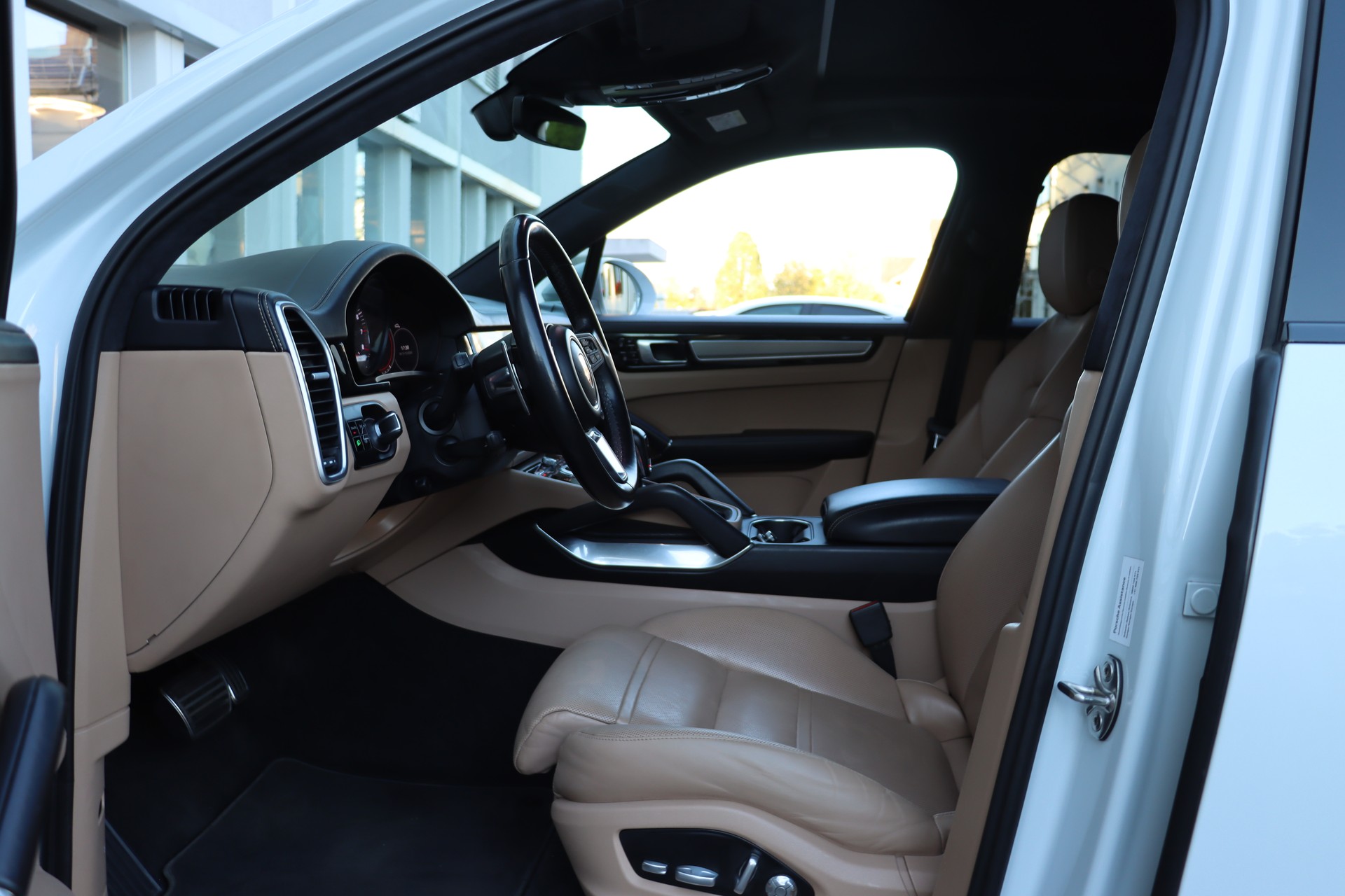 PORSCHE Cayenne Turbo-image-6
