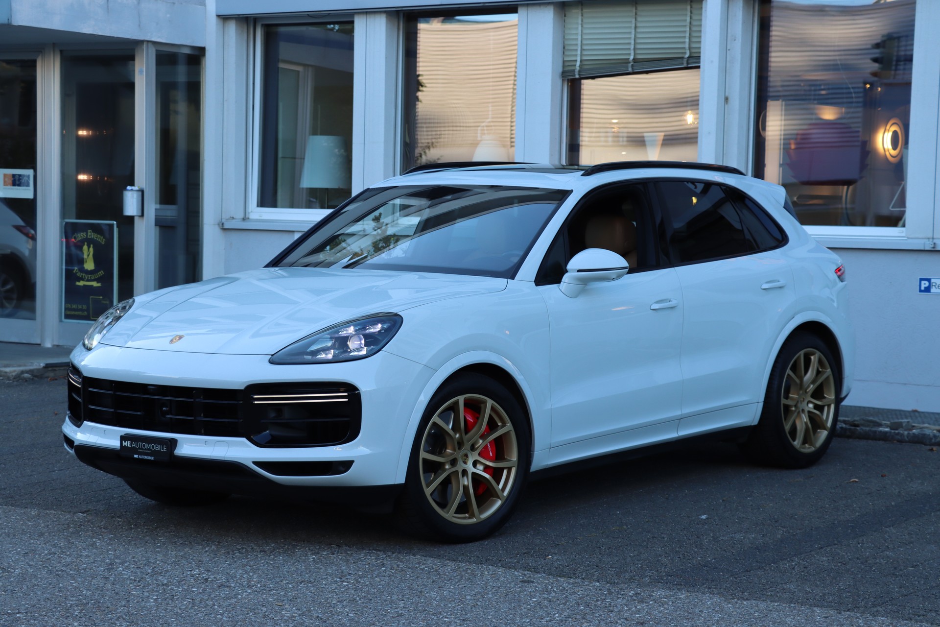 PORSCHE Cayenne Turbo-image-0
