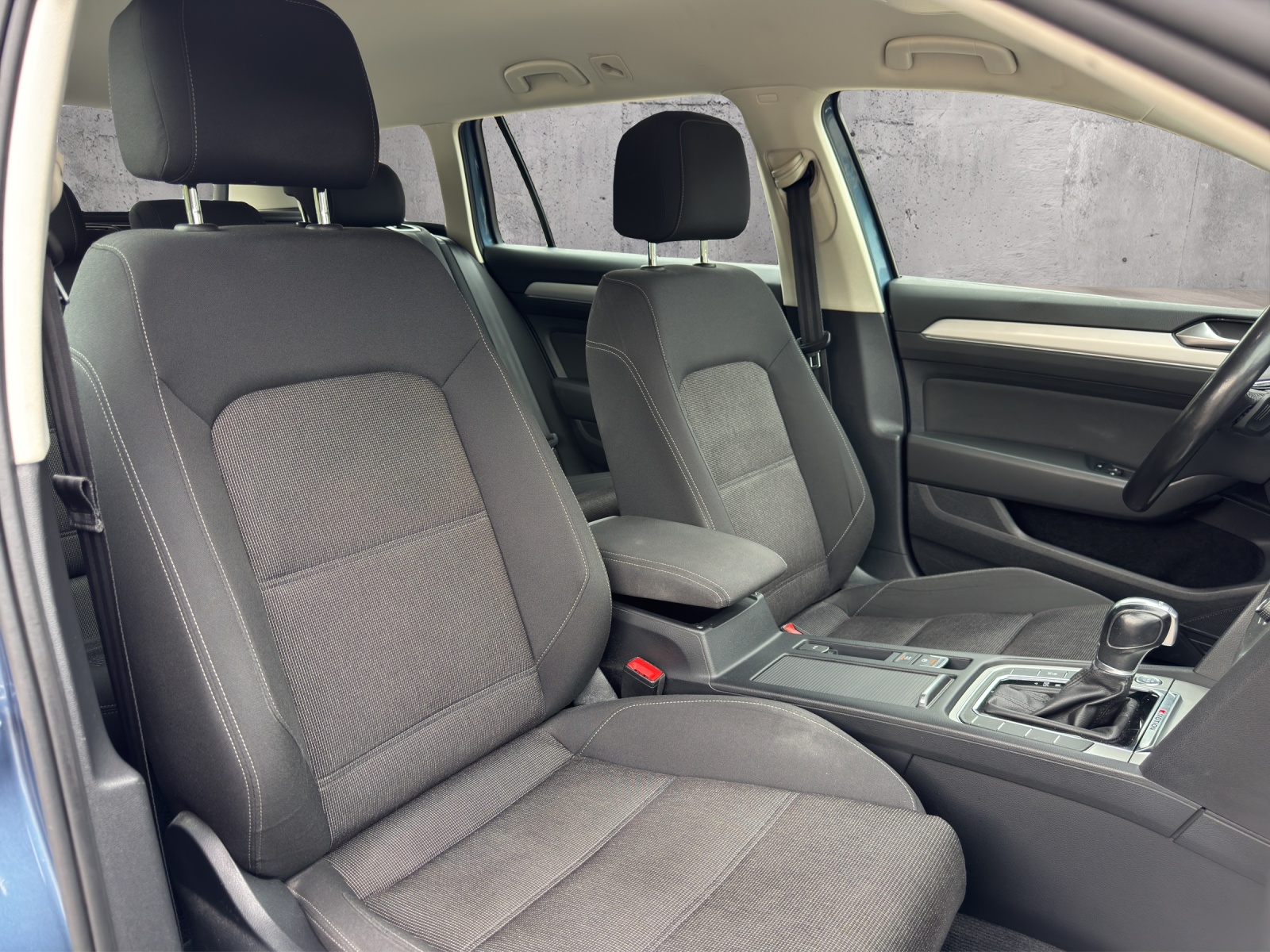VW Passat Variant 2.0 TDI BMT Comfortline DSG 4Motion-image-13