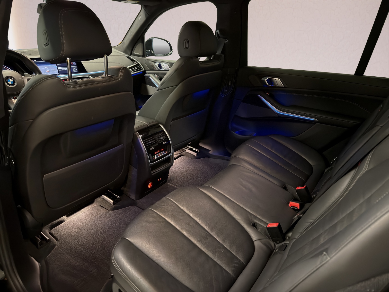 BMW X7 xDrive 48V 40d Steptronic-image-17