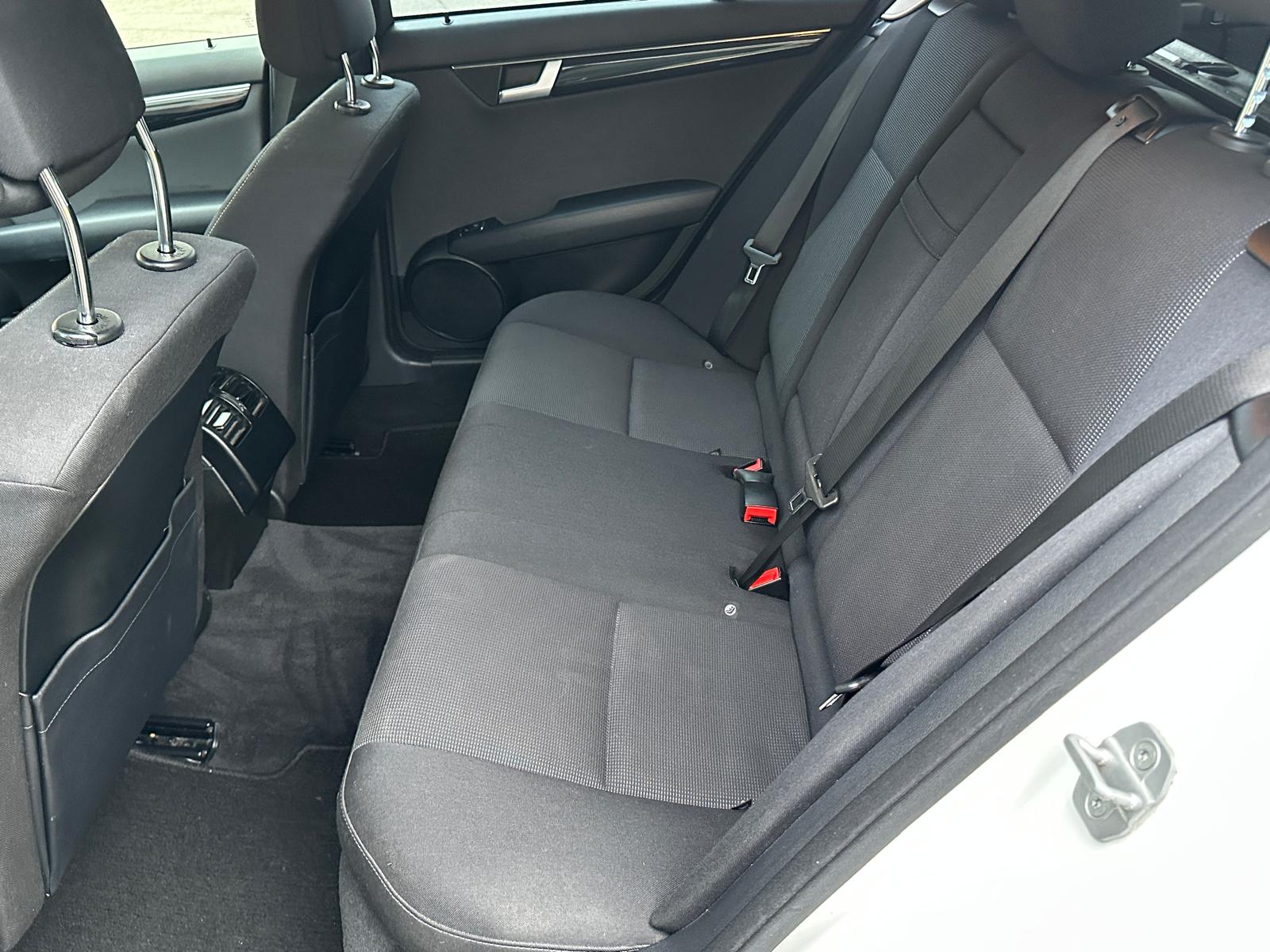 MERCEDES-BENZ C 200 CDI-image-8