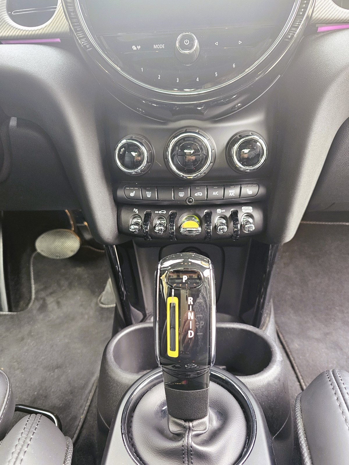 MINI Cooper SE Mosaert Edition-image-5