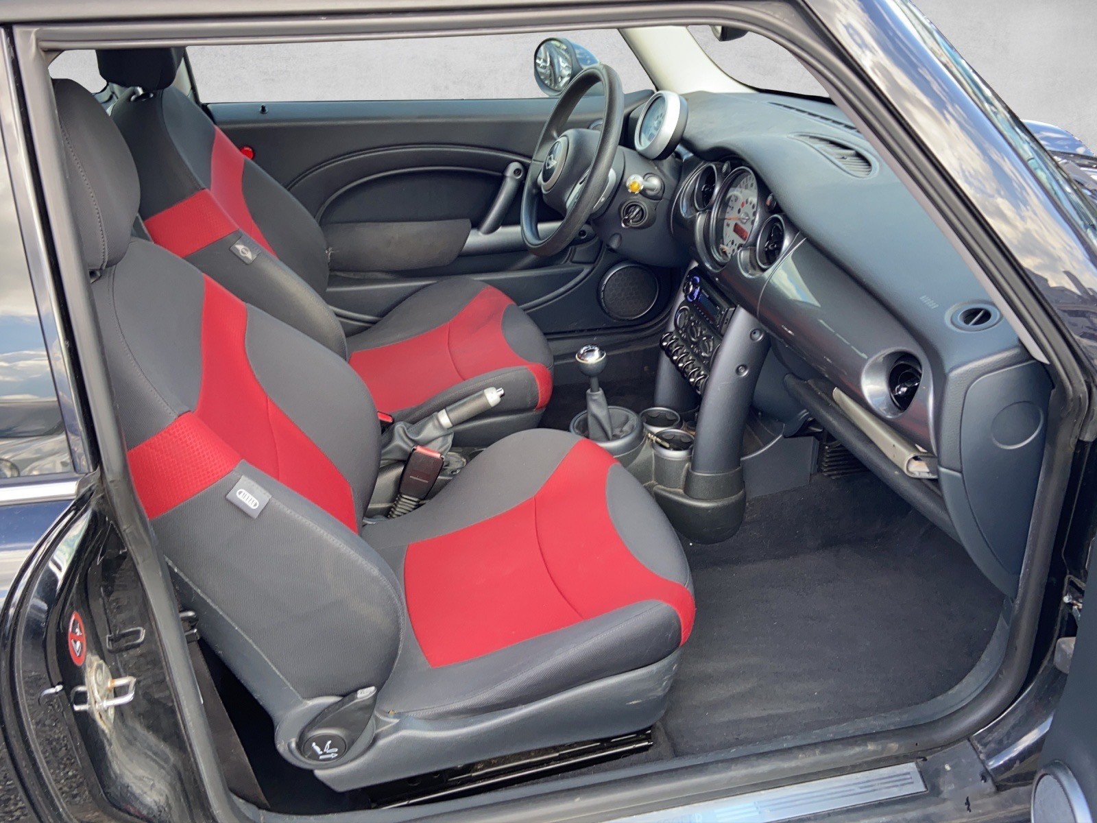 MINI Mini Cooper-image-10