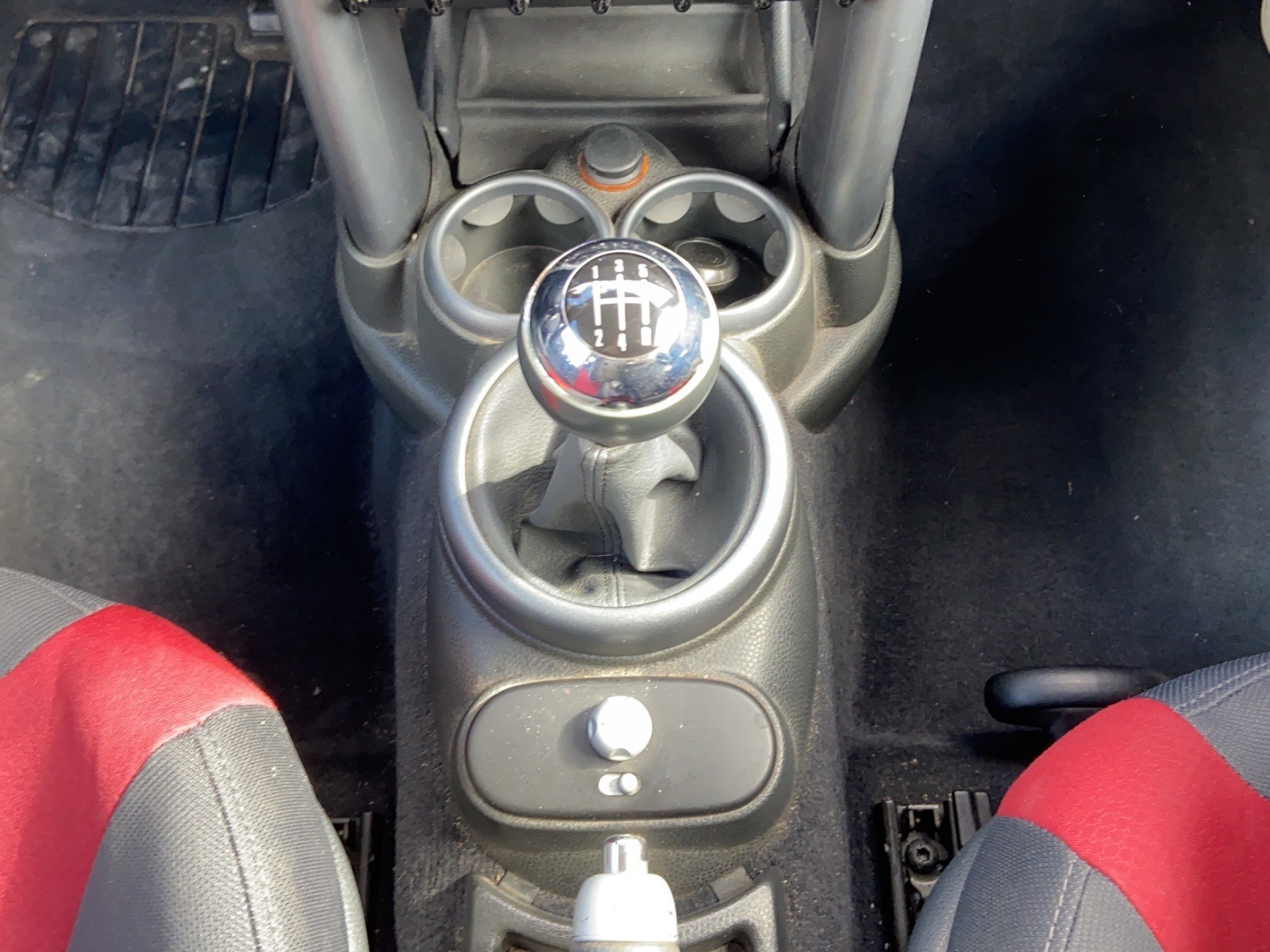 MINI Mini Cooper-image-11