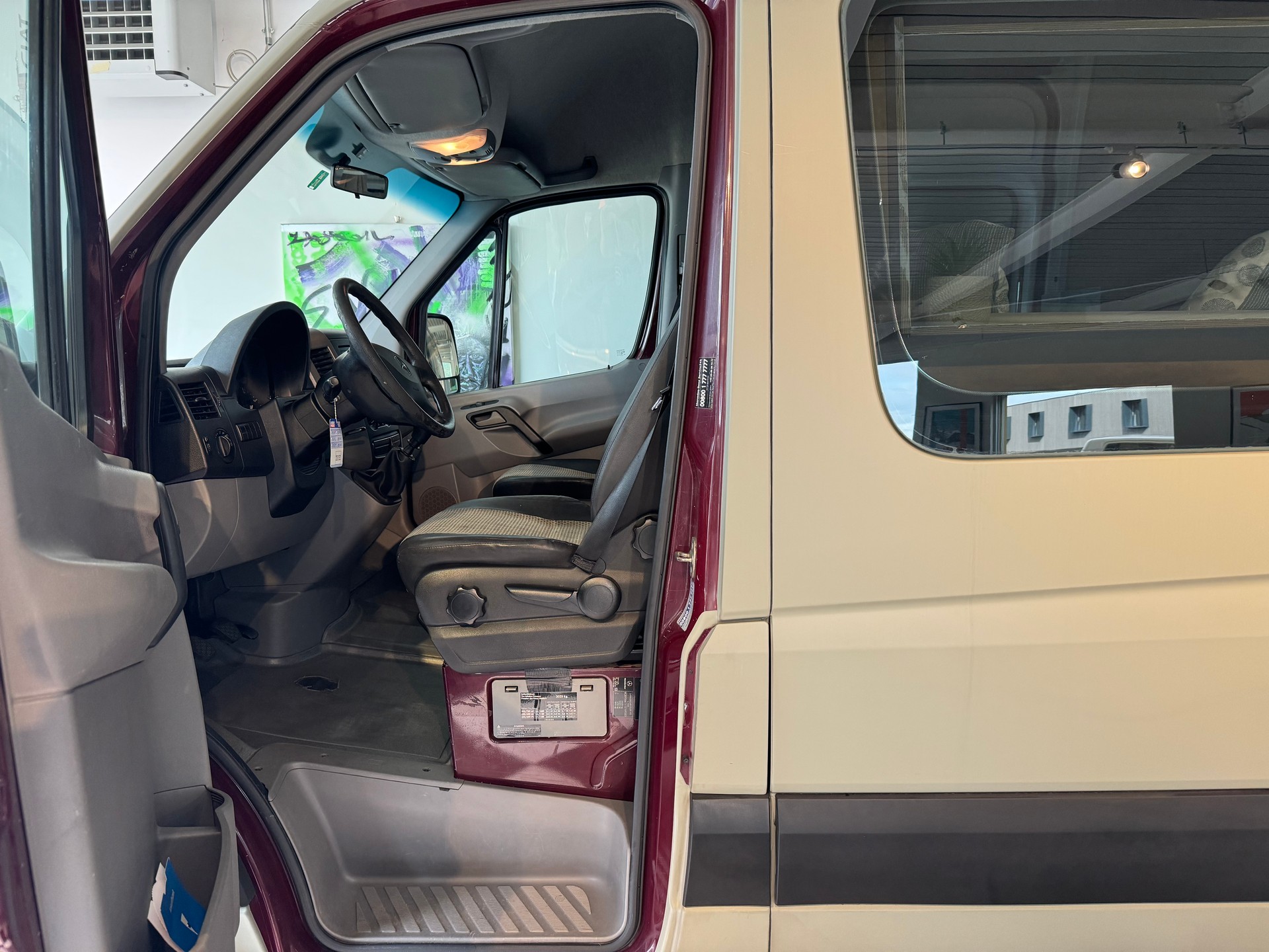 MERCEDES-BENZ Sprinter 211 CDI Kompakt "Aménagé camping"-image-6