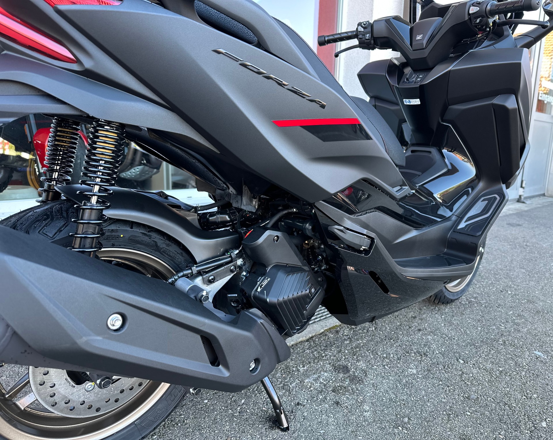 HONDA NSS 125 Forza Special Edition-image-7