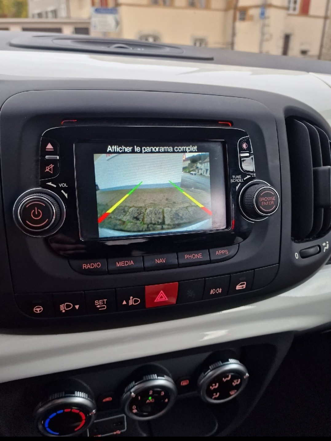 FIAT 500L 1.4 TB 16V Trekking Go Play Outside-image-8