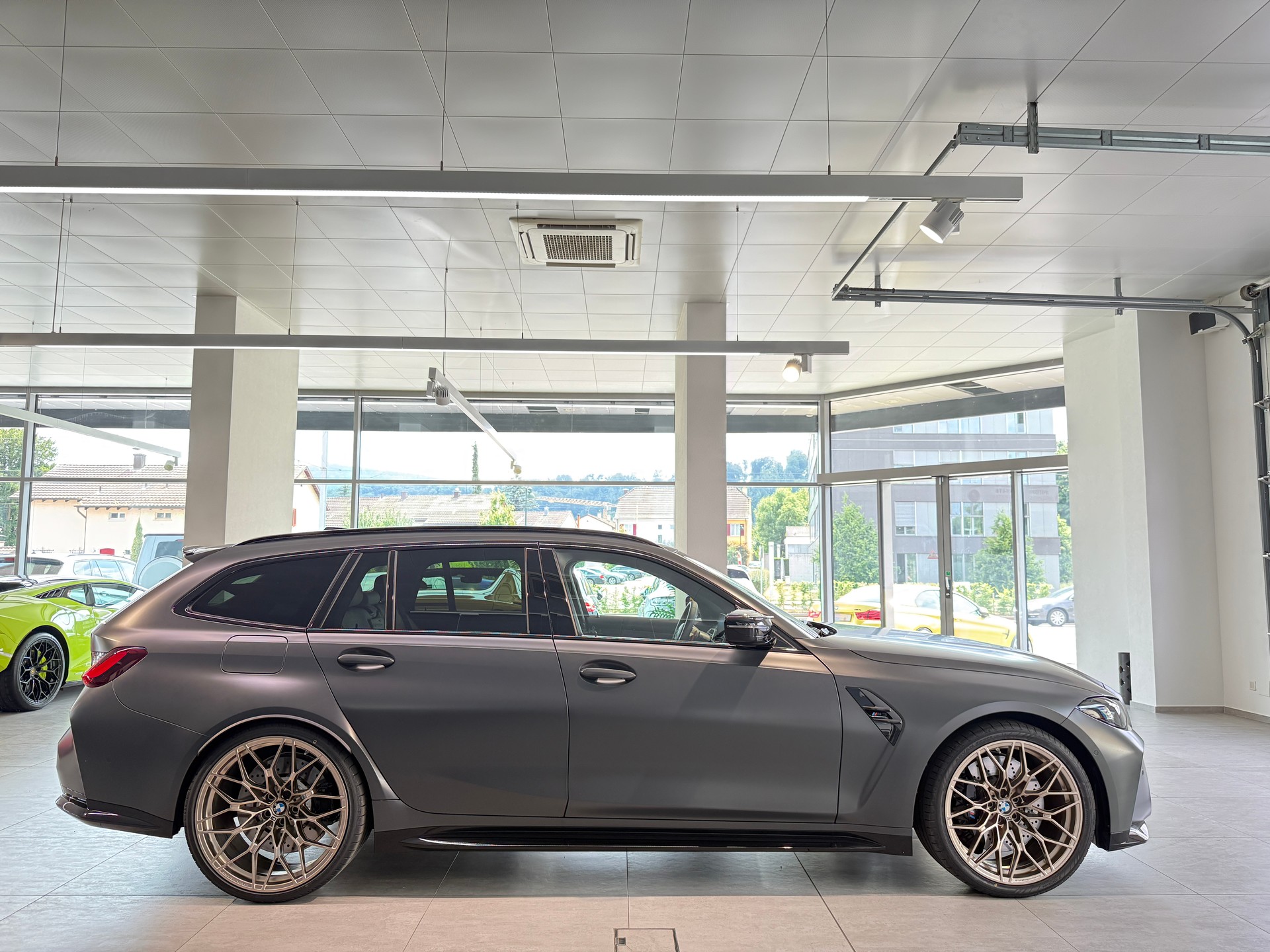 BMW M3 Touring xDrive Competition M-image-4