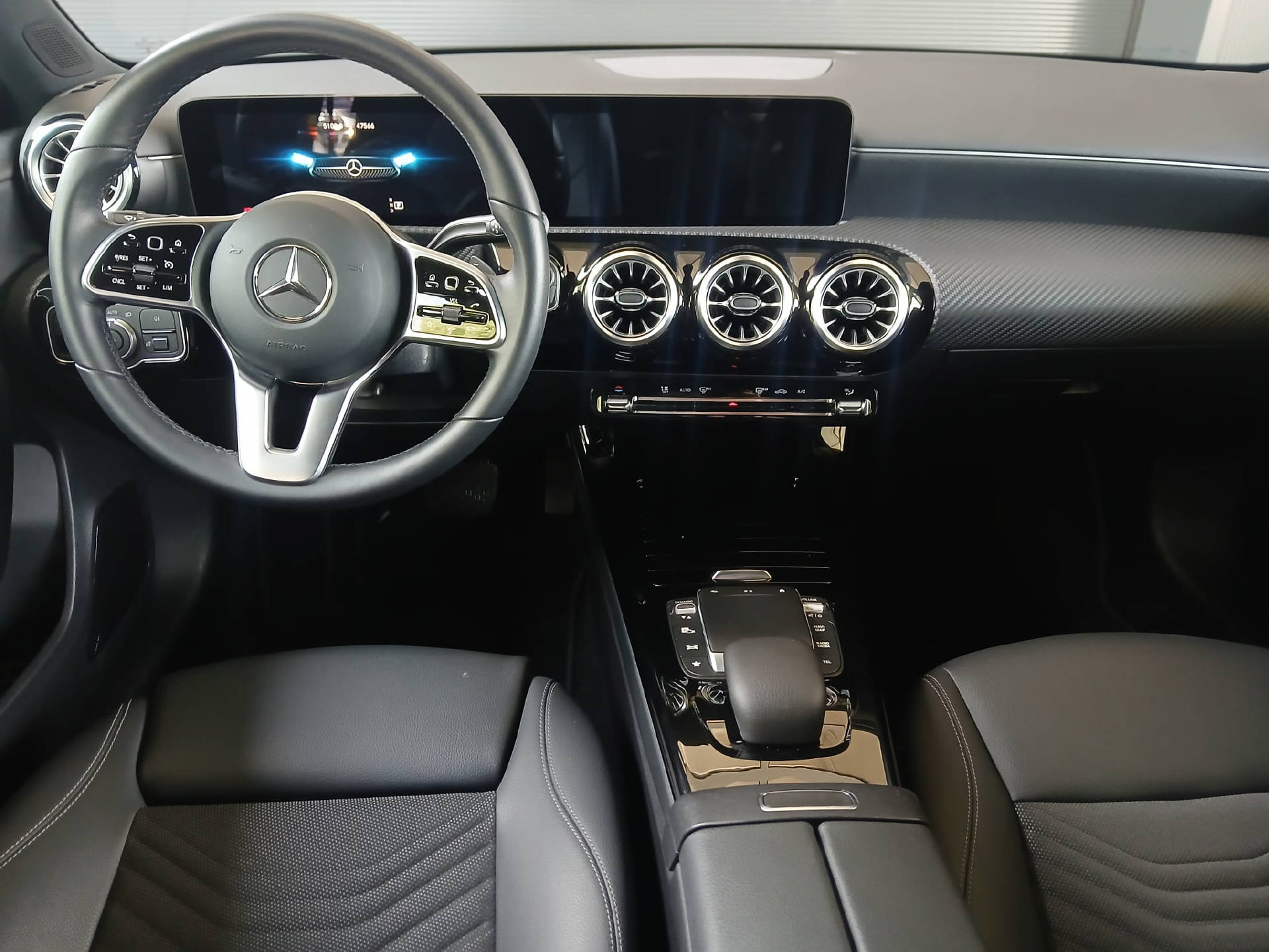 MERCEDES-BENZ A 180-image-6