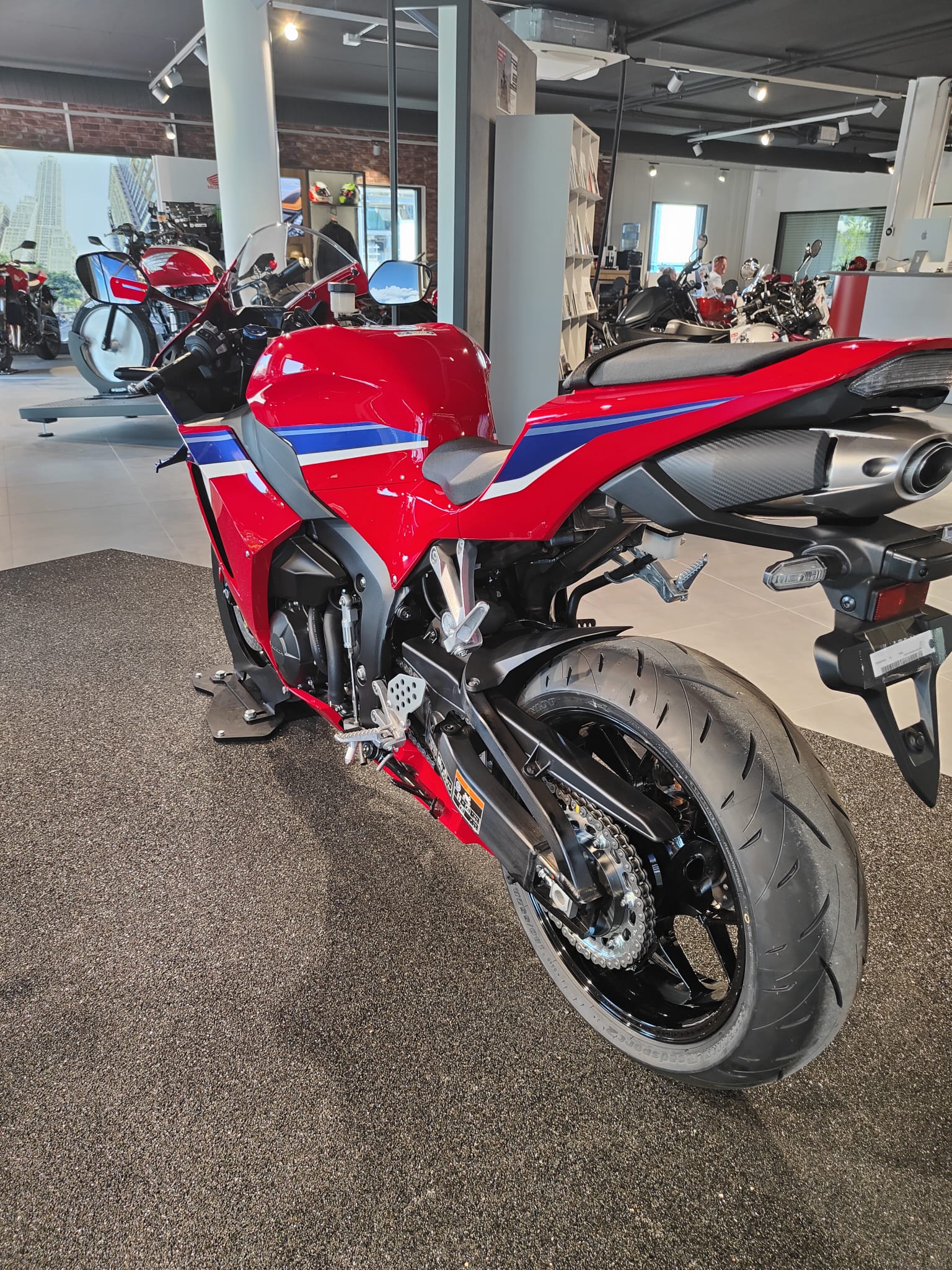 HONDA CBR 600 RR-image-8