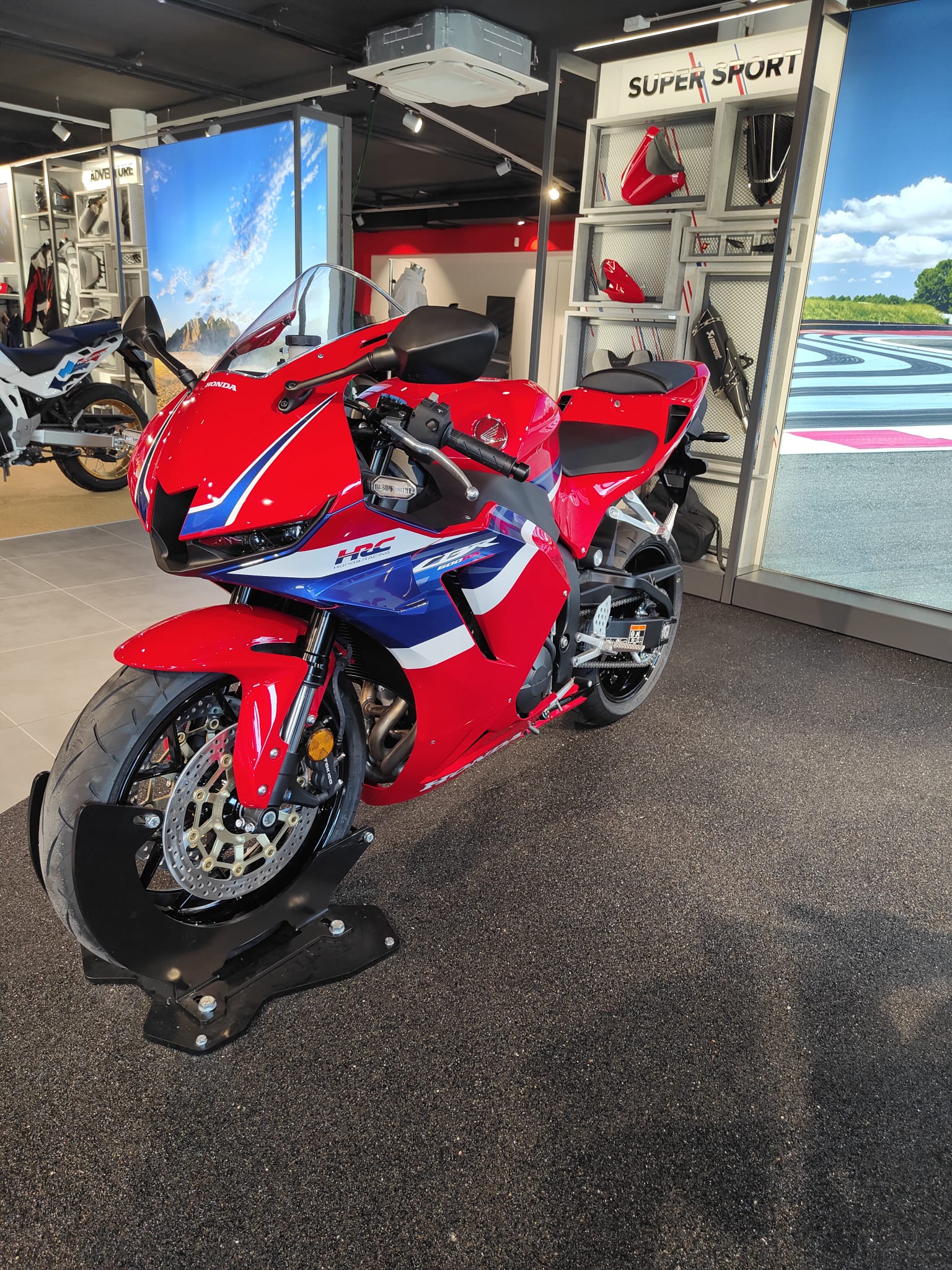 HONDA CBR 600 RR-showroom-element-1