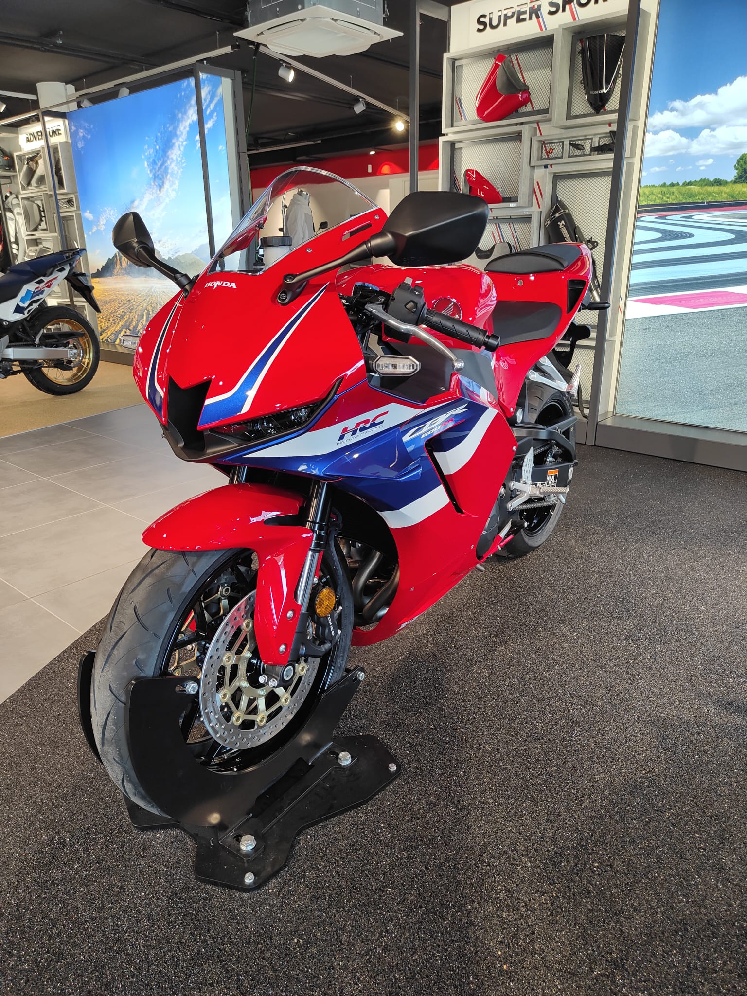 HONDA CBR 600 RR-showroom-element-3