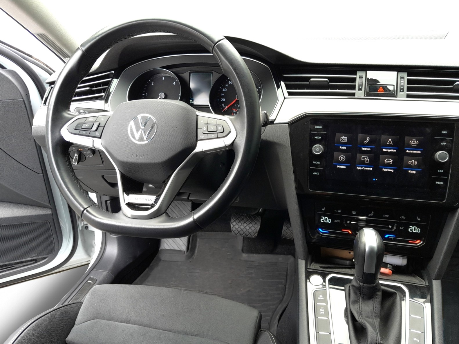 VW Passat 2.0 TDI BMT Elegance 4Motion DSG-image-7