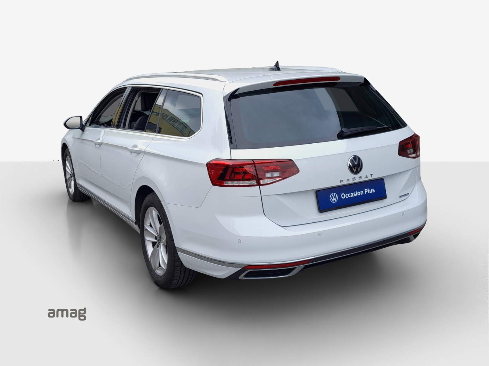VW Passat 2.0 TDI BMT Elegance 4Motion DSG-image-2