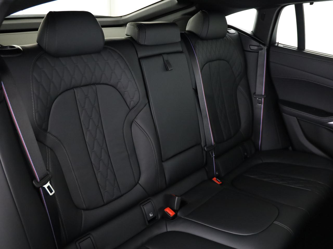 BMW X6 M60i-image-3