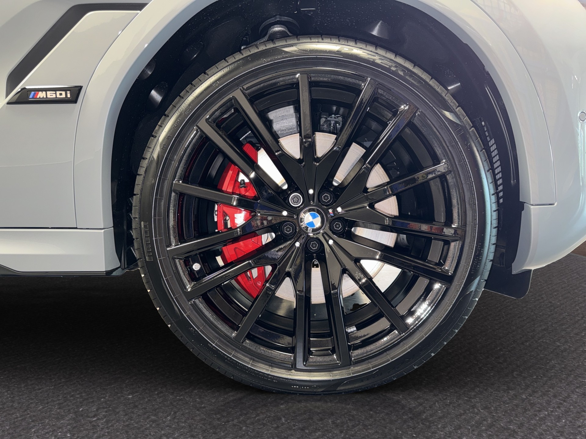 BMW X6 M60i-image-21