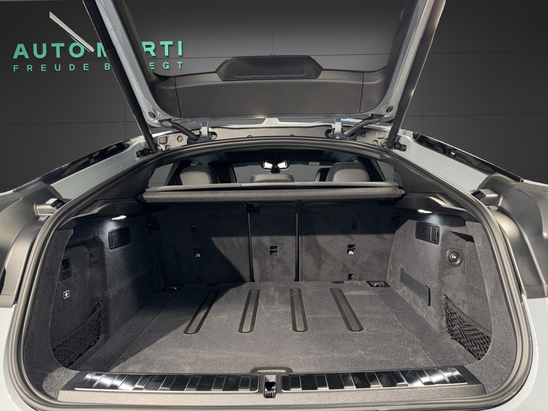 BMW X6 M60i-image-28