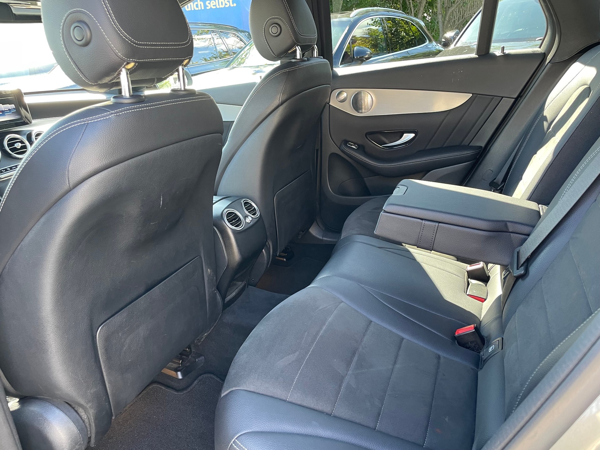 MERCEDES-BENZ GLC 250 d AMG Line 4Matic 9G-Tronic-image-11