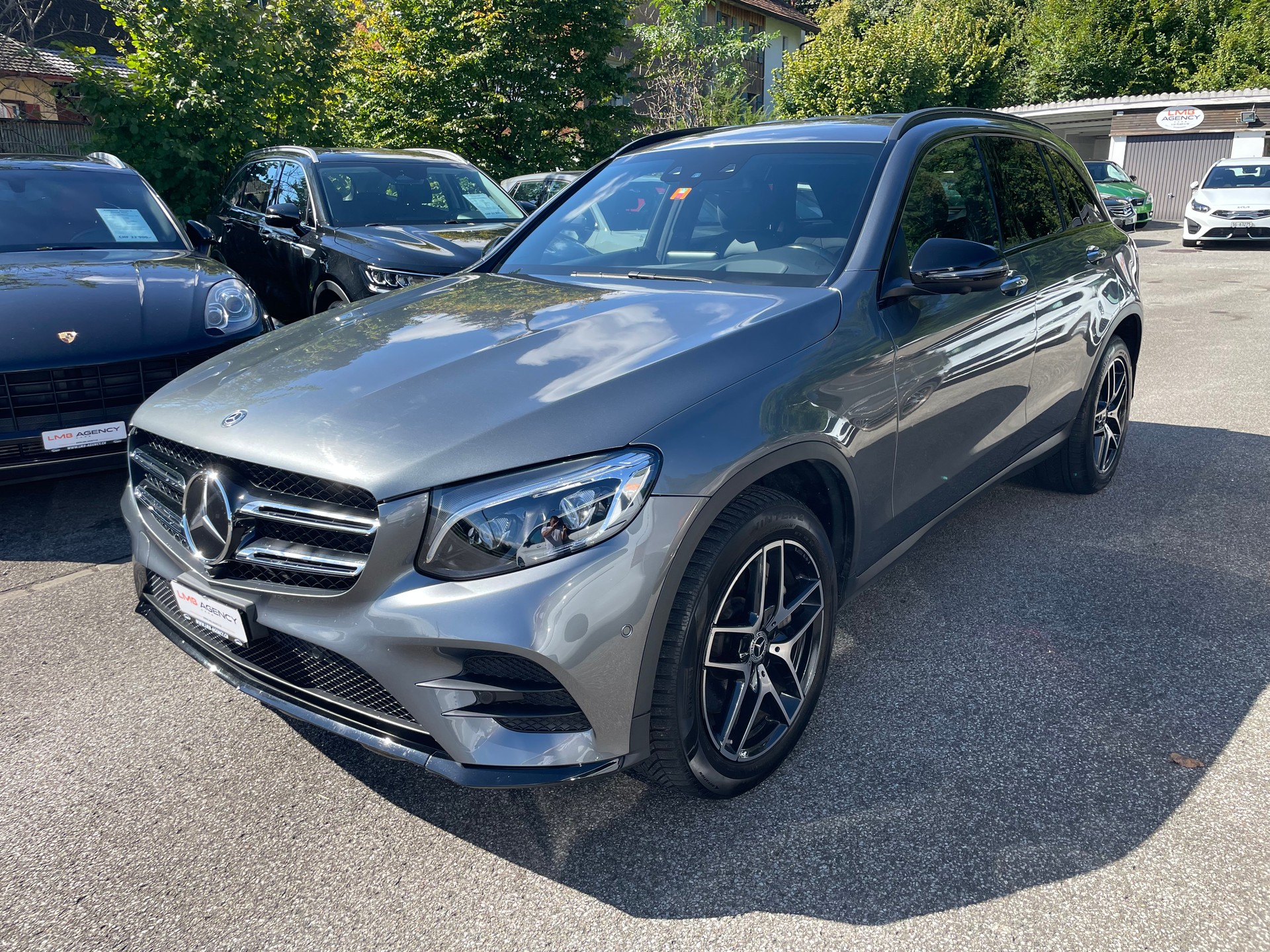 MERCEDES-BENZ GLC 250 d AMG Line 4Matic 9G-Tronic-image-2