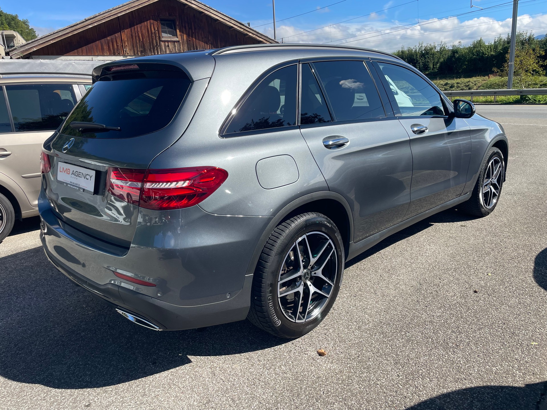 MERCEDES-BENZ GLC 250 d AMG Line 4Matic 9G-Tronic-image-5