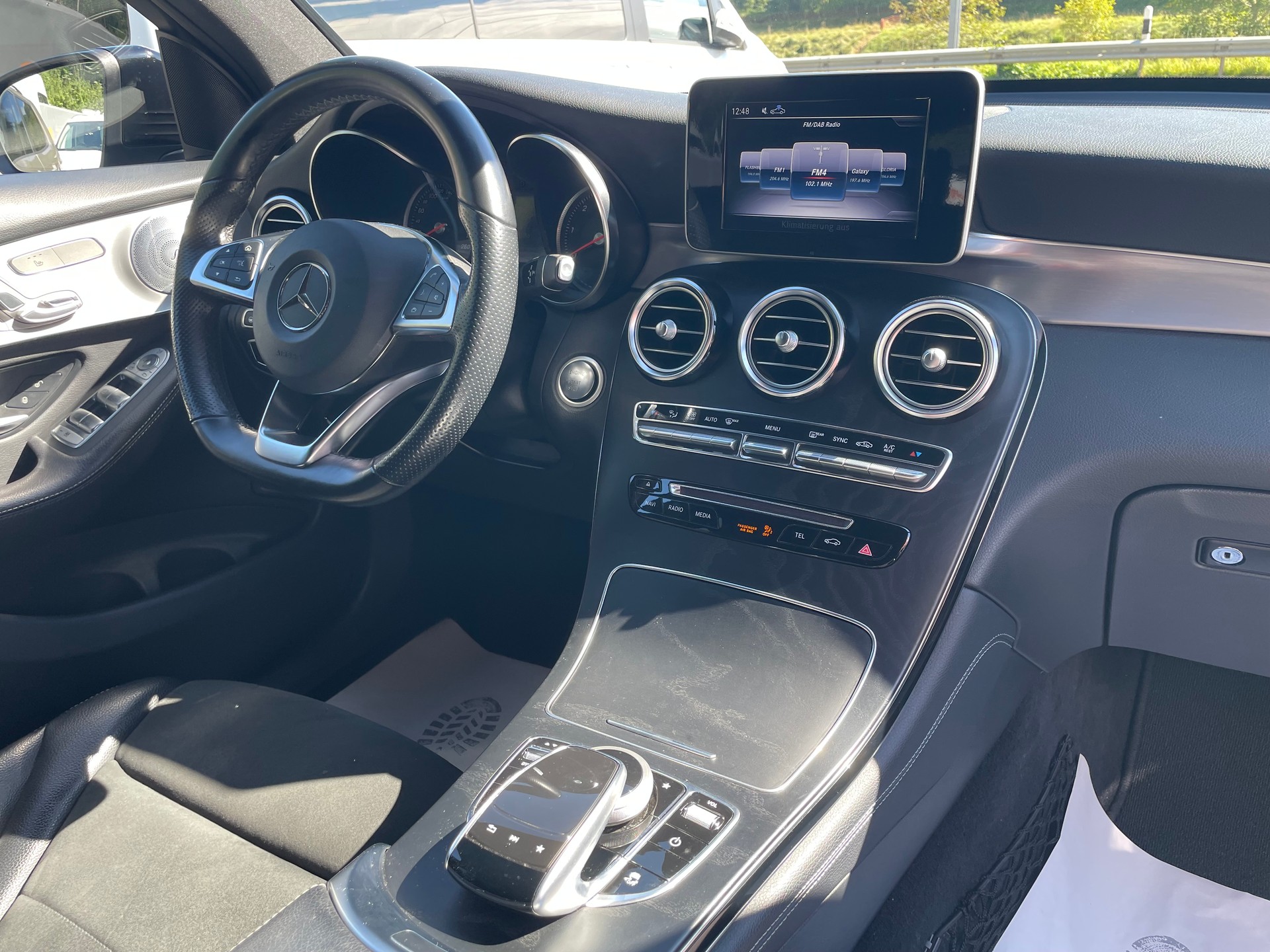 MERCEDES-BENZ GLC 250 d AMG Line 4Matic 9G-Tronic-image-8