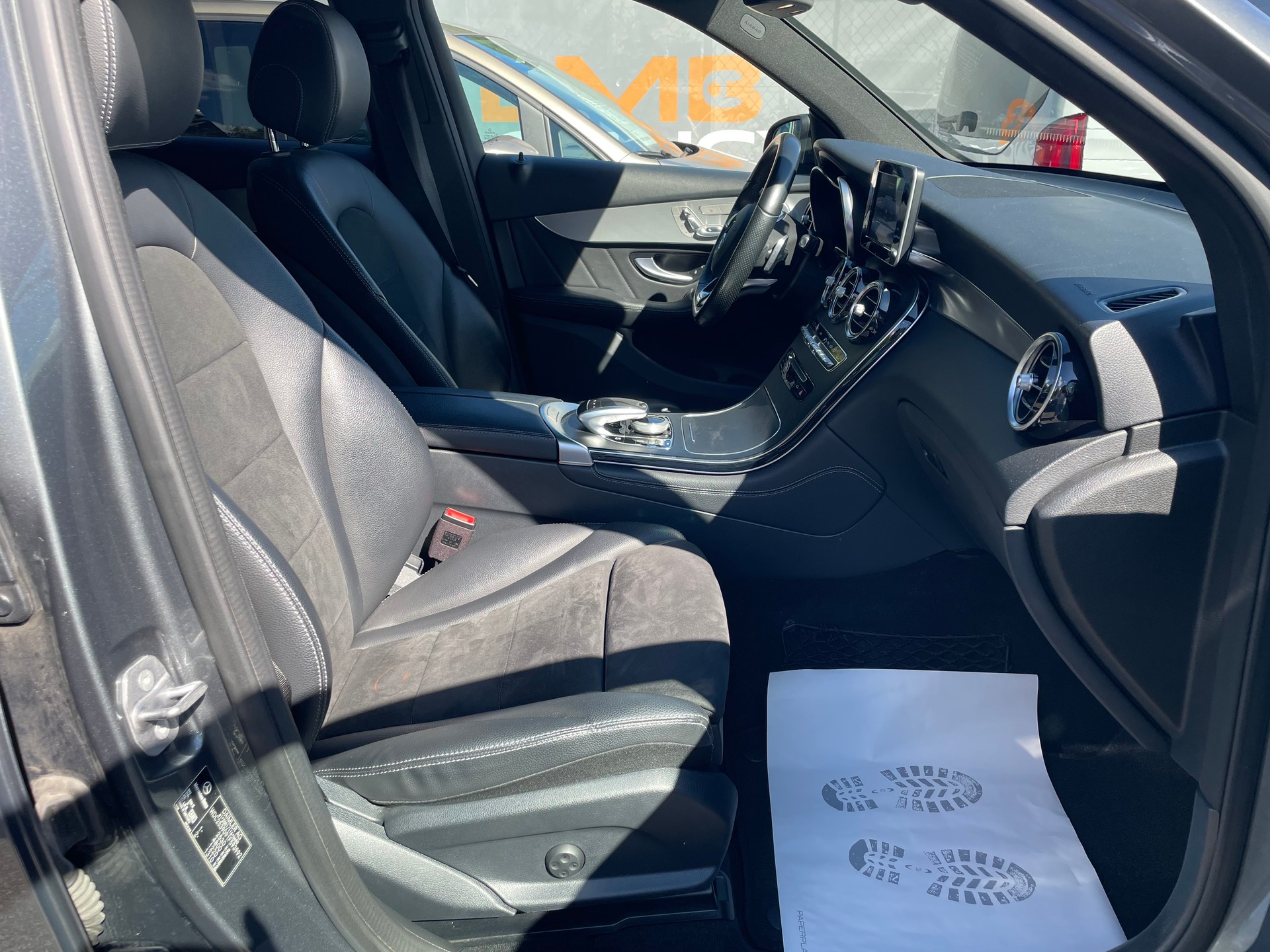 MERCEDES-BENZ GLC 250 d AMG Line 4Matic 9G-Tronic-image-10