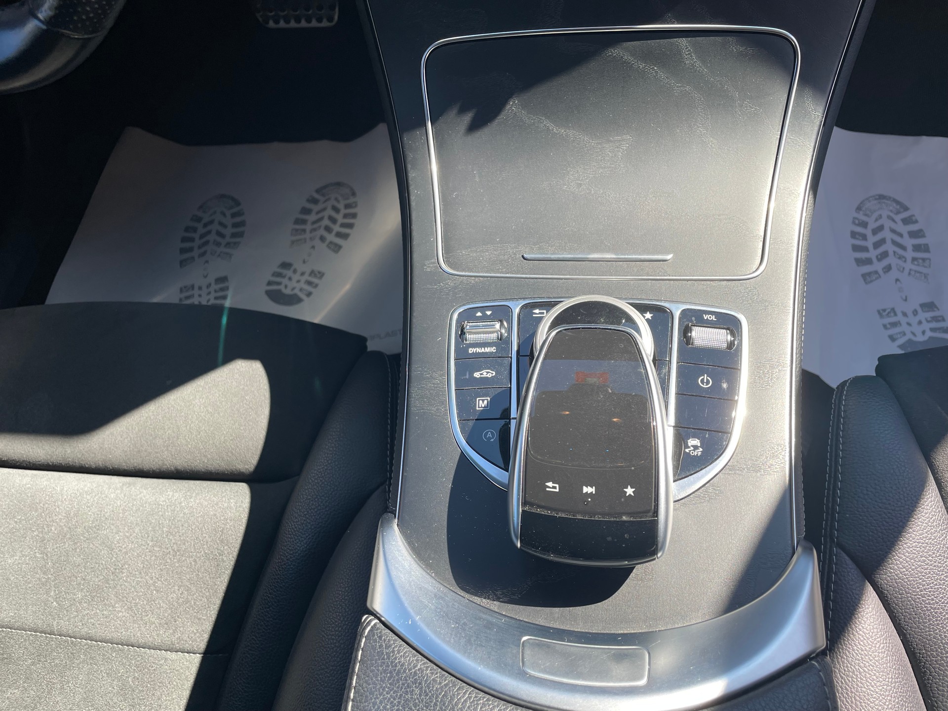 MERCEDES-BENZ GLC 250 d AMG Line 4Matic 9G-Tronic-image-9