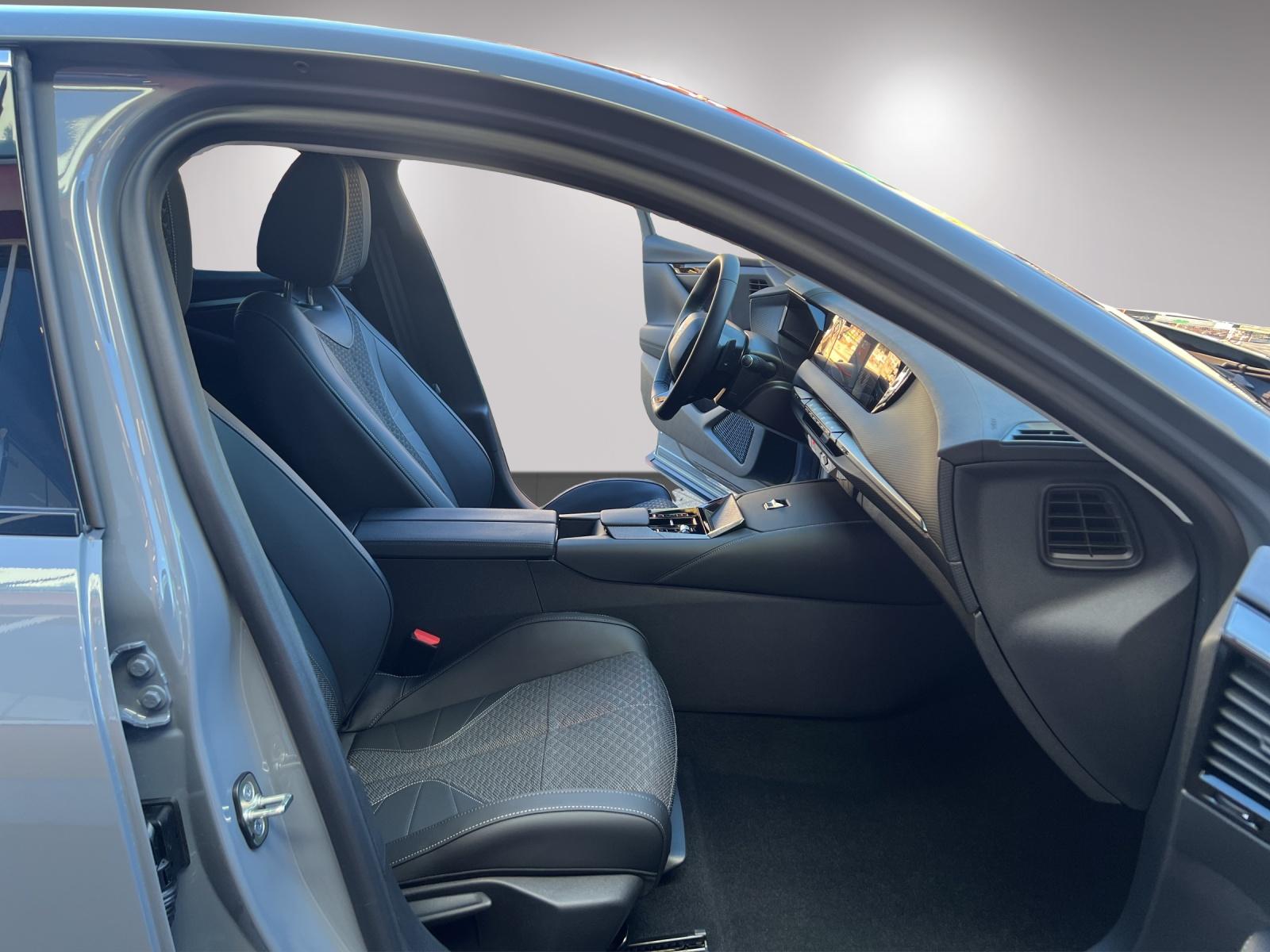 DS AUTOMOBILES No4 1.2 Hybrid Pallas-image-11