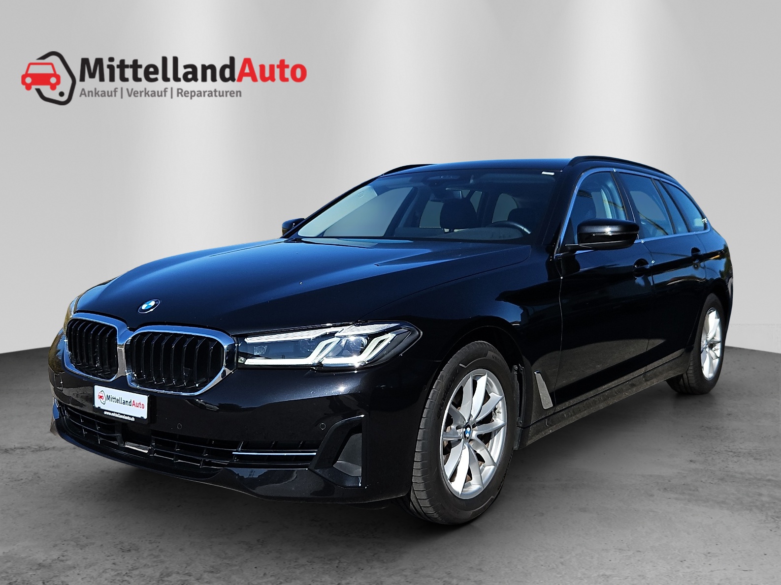 BMW 520d xDrive 48V Touring Steptronic-image-0