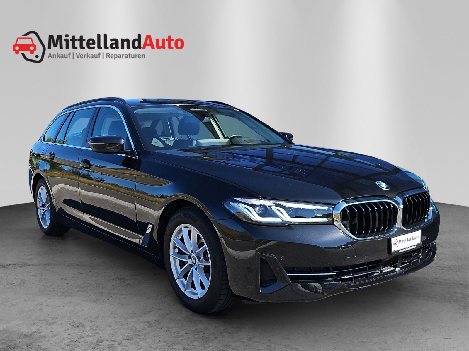 BMW 520d xDrive 48V Touring Steptronic-image-2