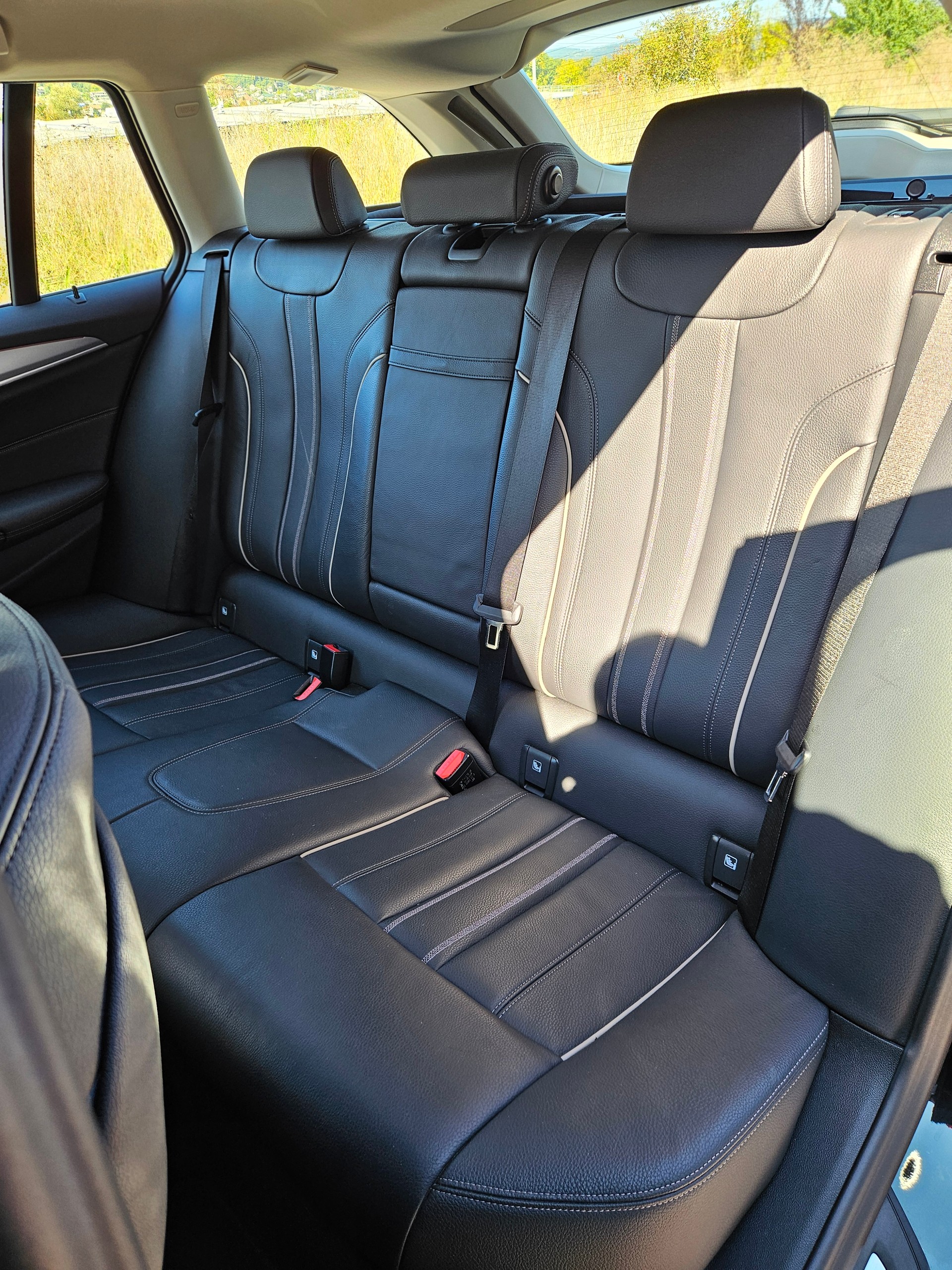 BMW 520d xDrive 48V Touring Steptronic-image-9