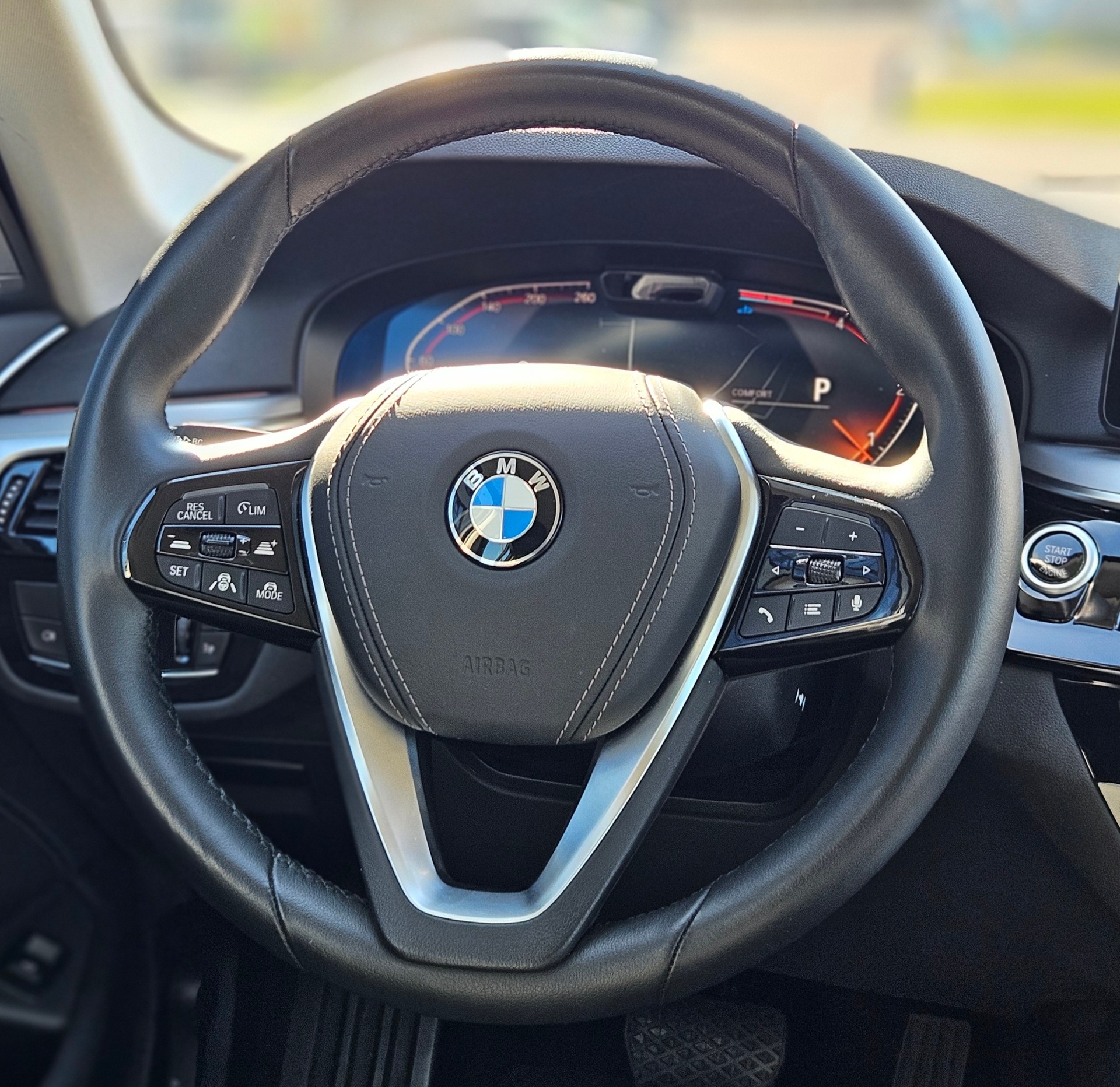 BMW 520d xDrive 48V Touring Steptronic-image-7