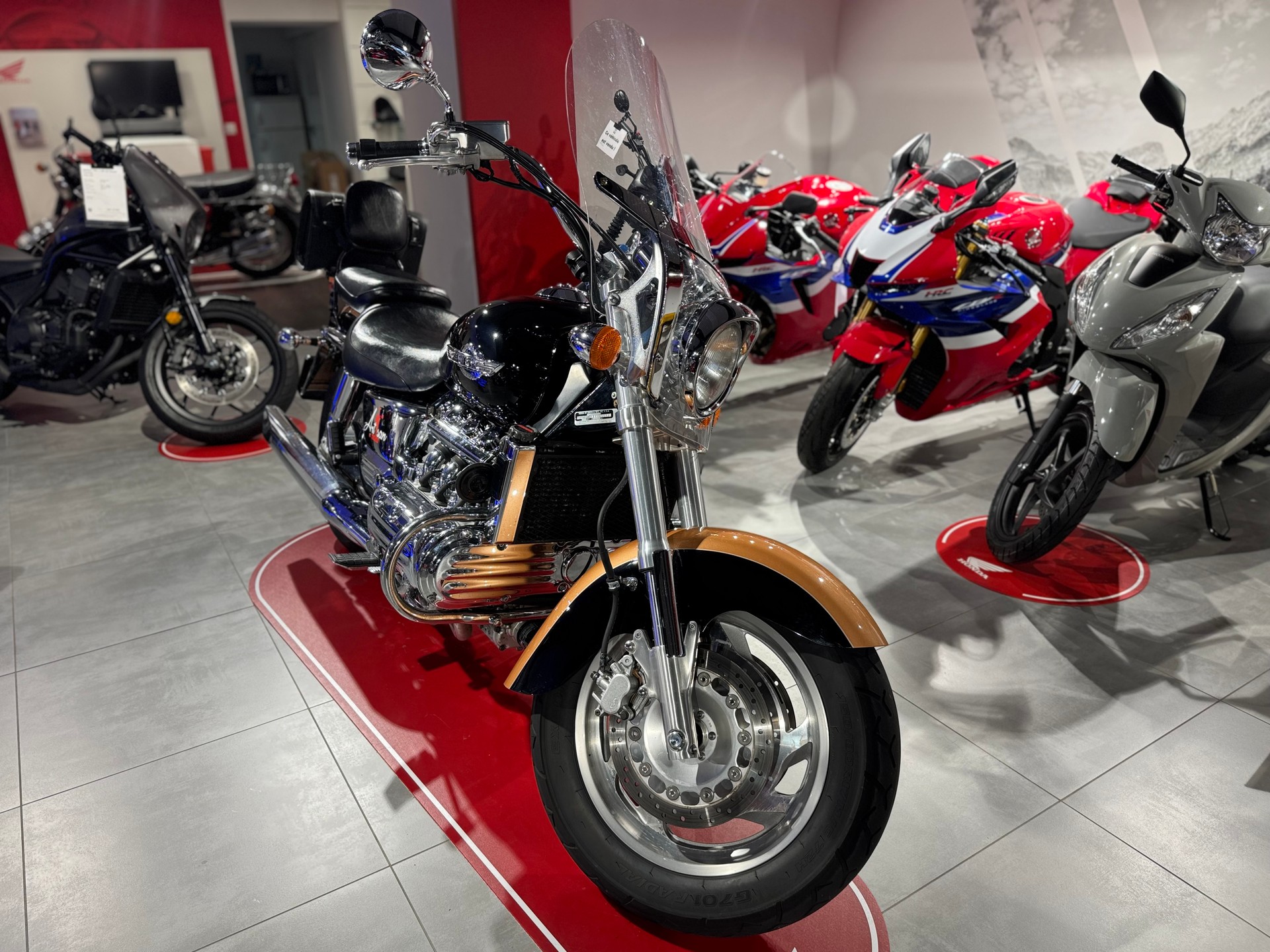 HONDA GL 1500 F6 C Custom-showroom-element-1