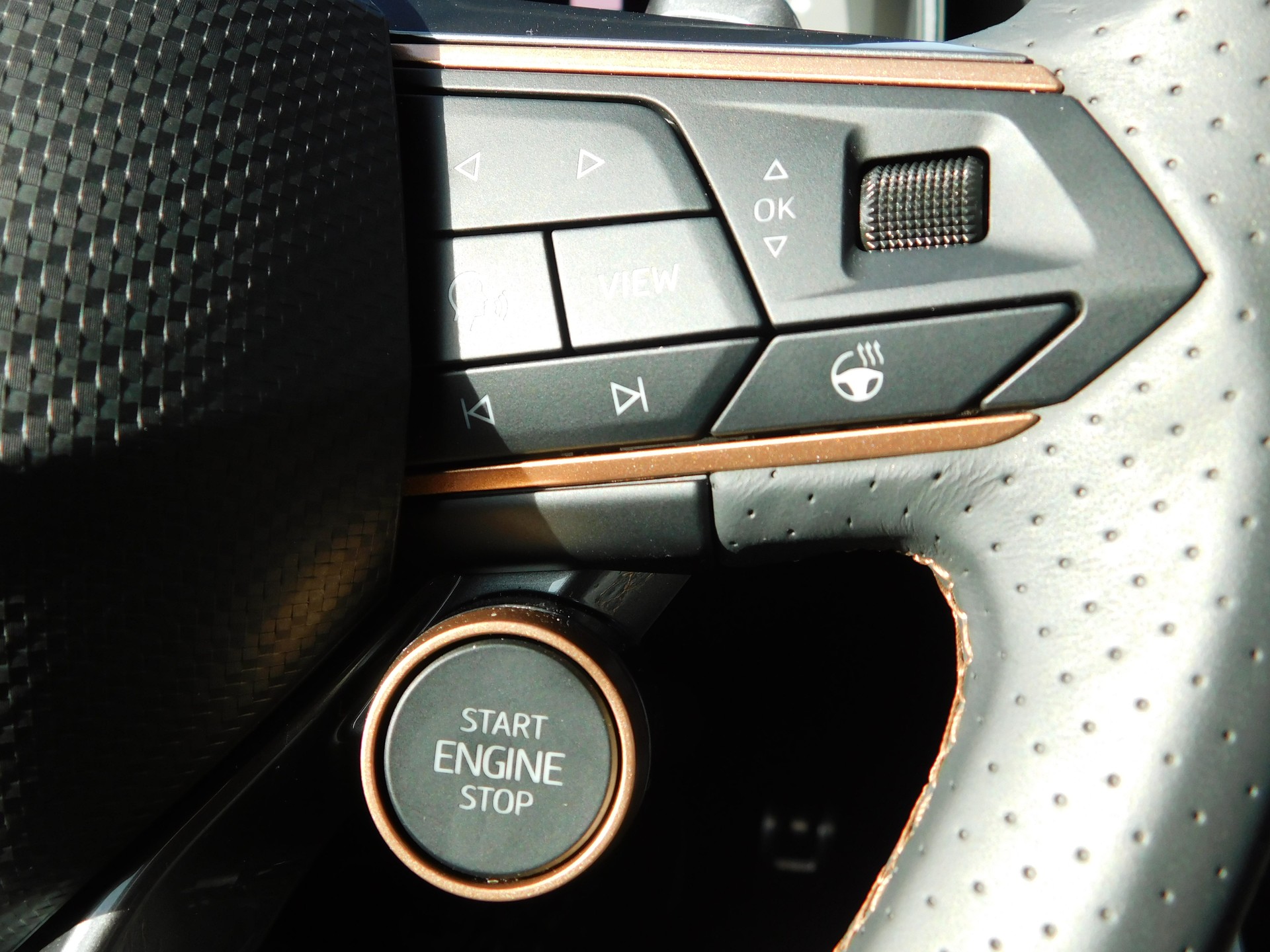 CUPRA Formentor 1.5 TSI DSG-image-12