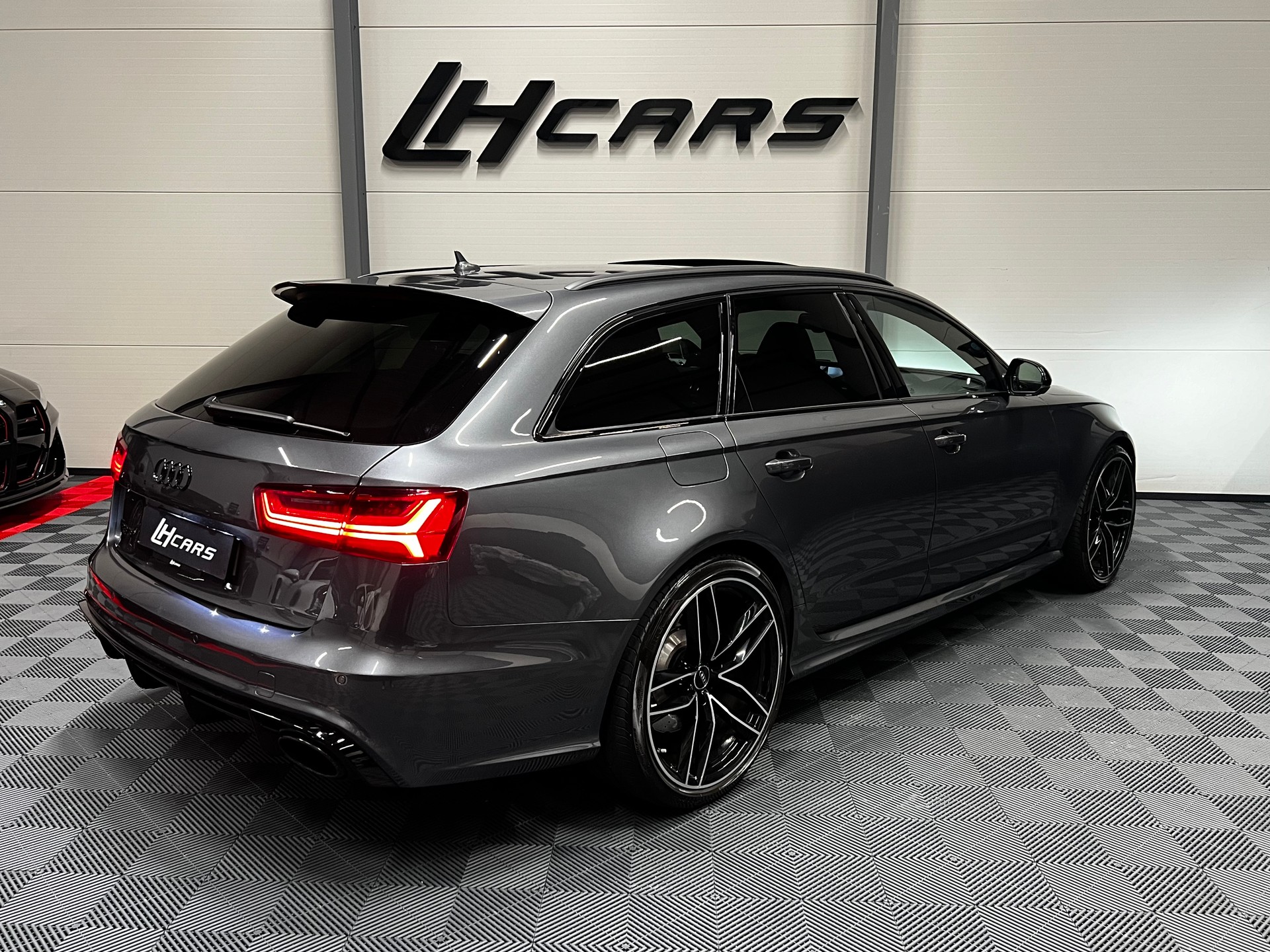 AUDI RS6 Avant 4.0 V8 TFSI perform. qu. T-Tr.-image-3
