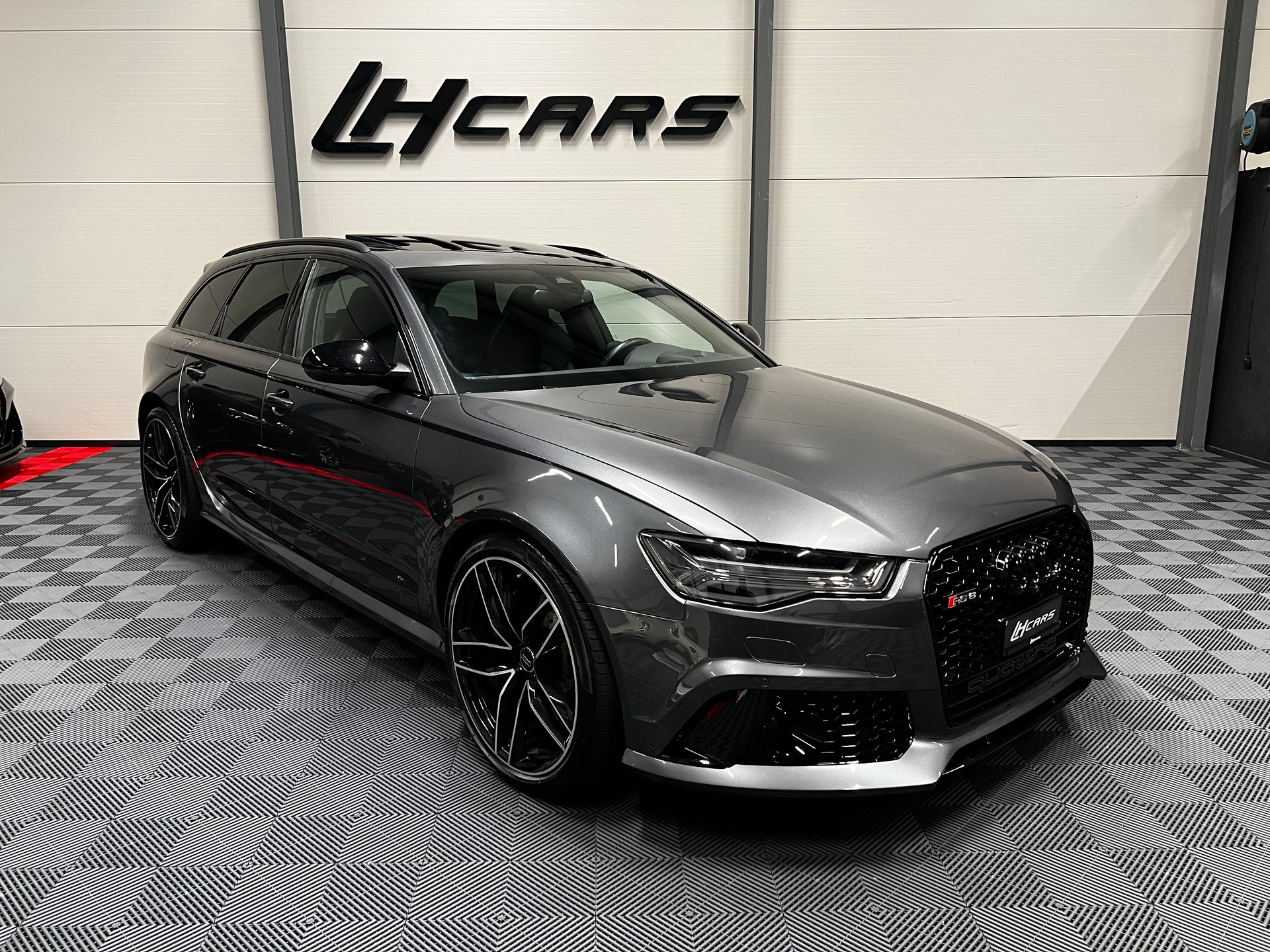 AUDI RS6 Avant 4.0 V8 TFSI perform. qu. T-Tr.-image-5