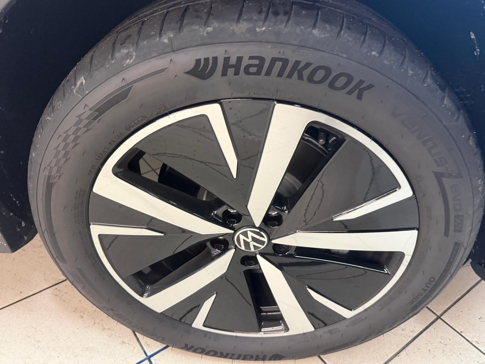 VW Tiguan 2.0 TSI DSG United 4Motion-image-4